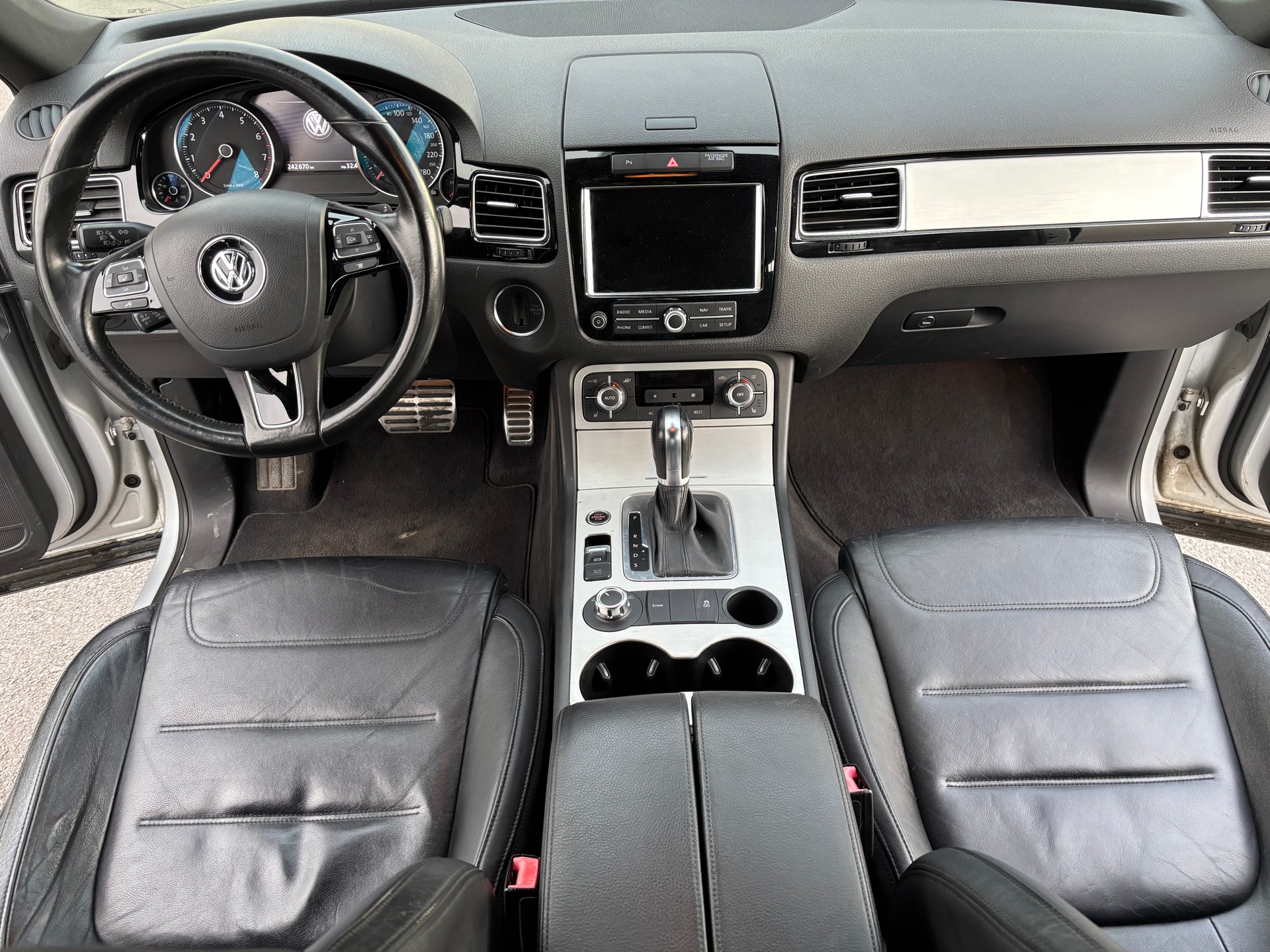 VW Touareg 3.0 TSI Hybrid Tiptronic-image-6