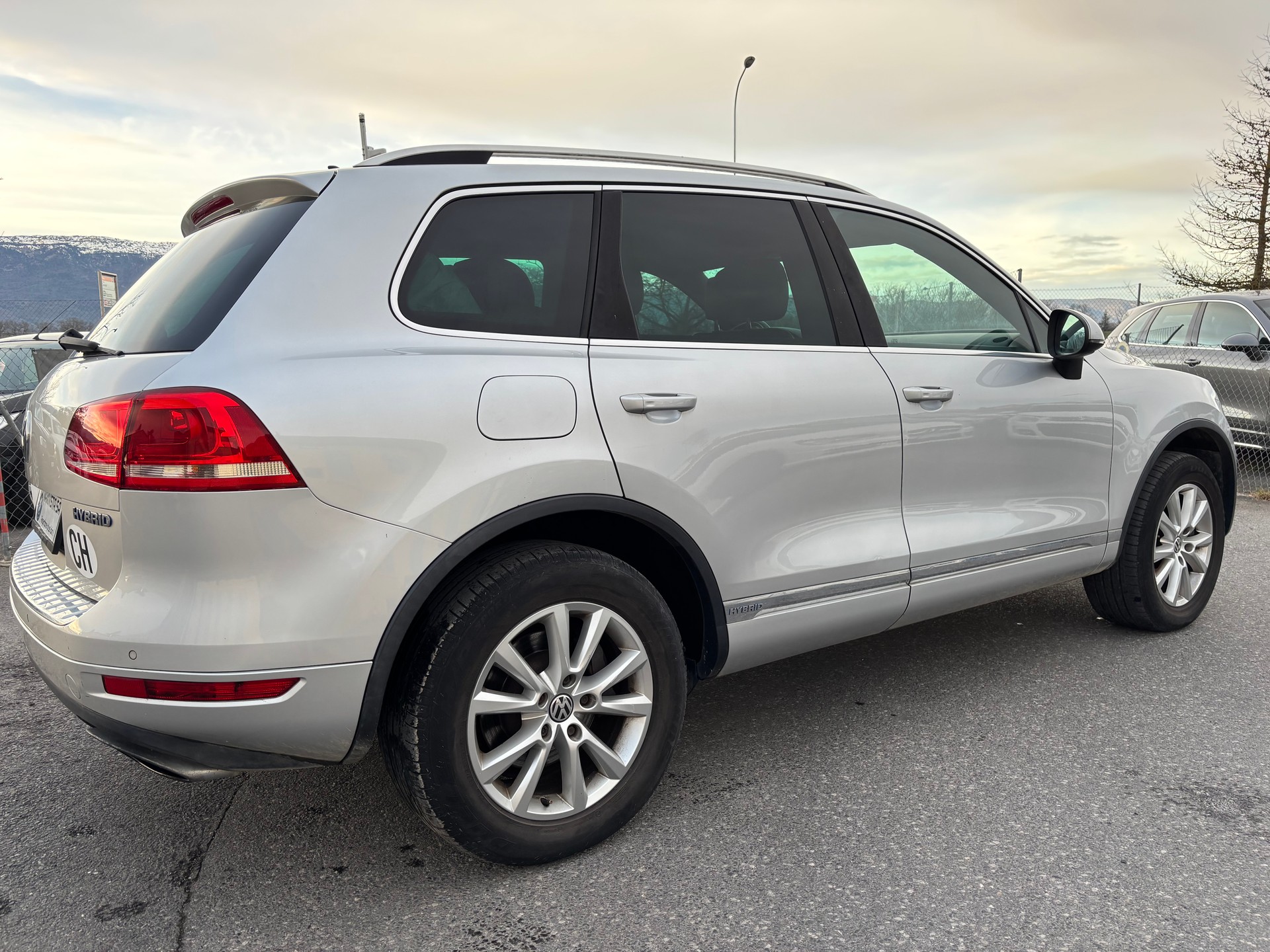 VW Touareg 3.0 TSI Hybrid Tiptronic-image-3