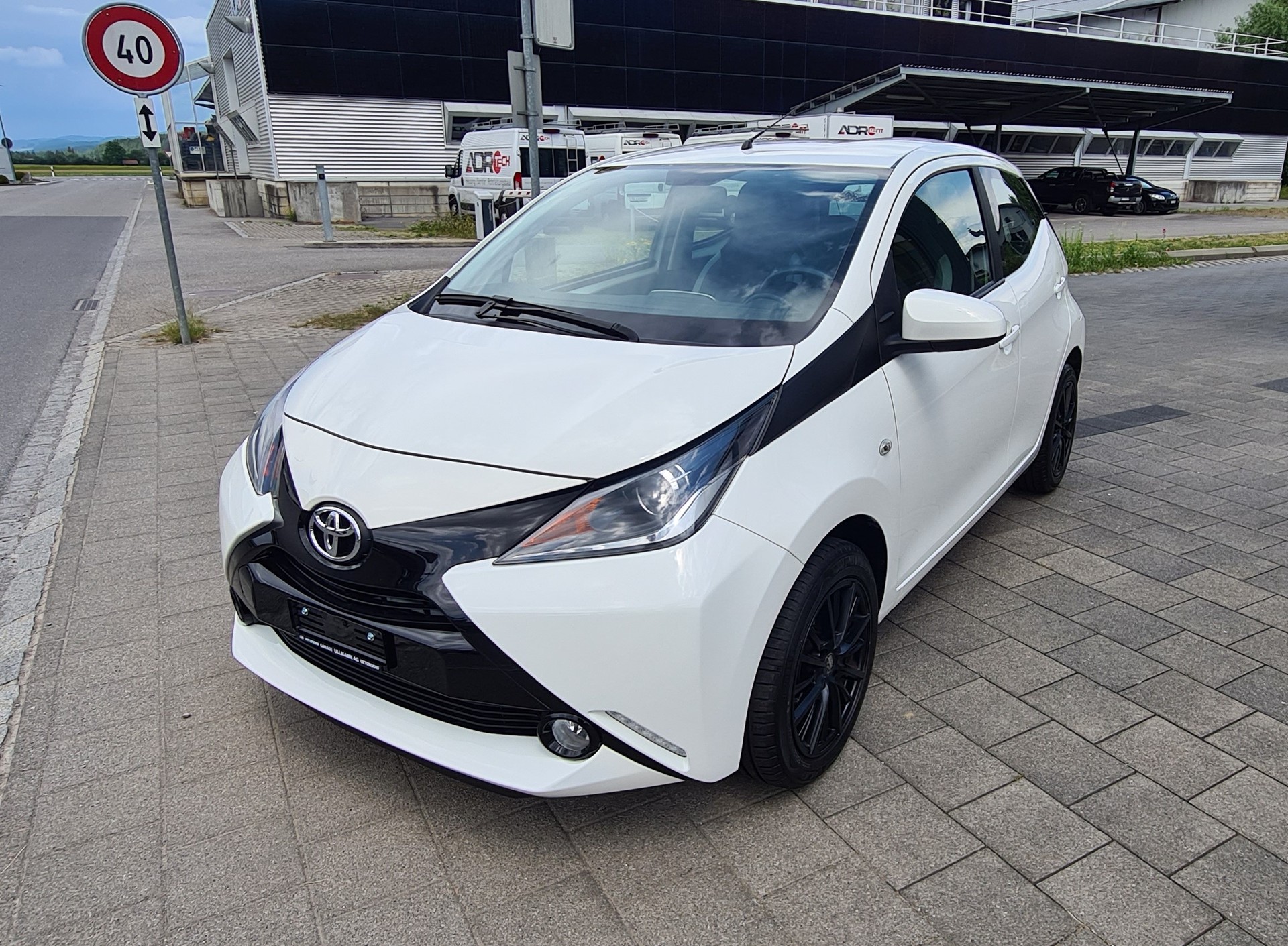 TOYOTA Aygo 1.0 VVT-i x-play-image-8