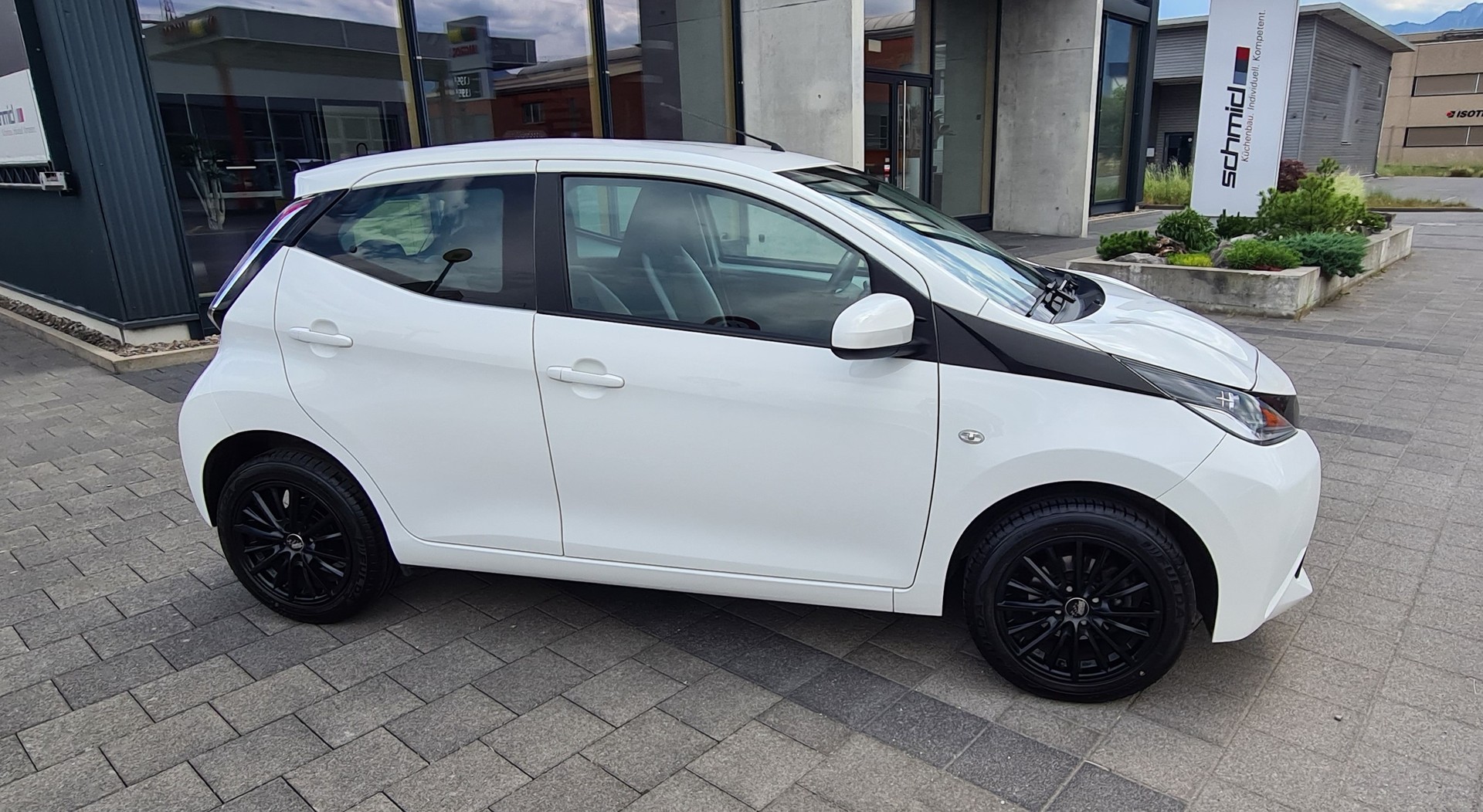 TOYOTA Aygo 1.0 VVT-i x-play-showroom-element-2