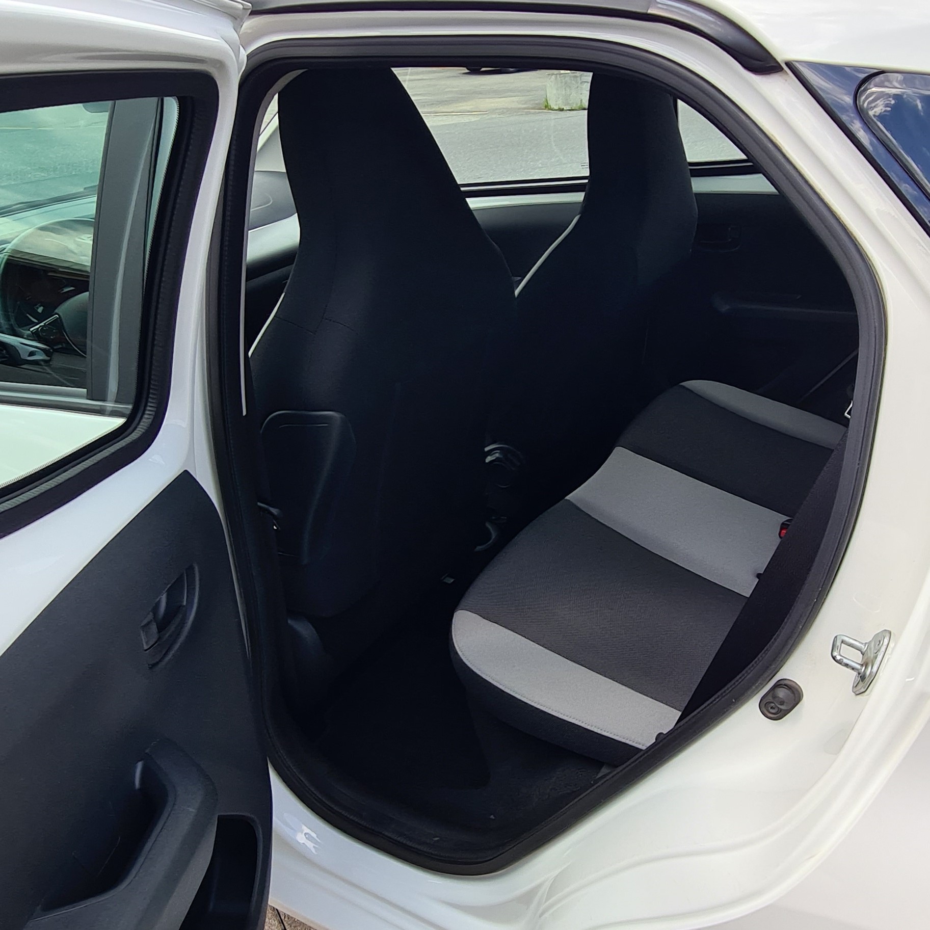 TOYOTA Aygo 1.0 VVT-i x-play-image-11