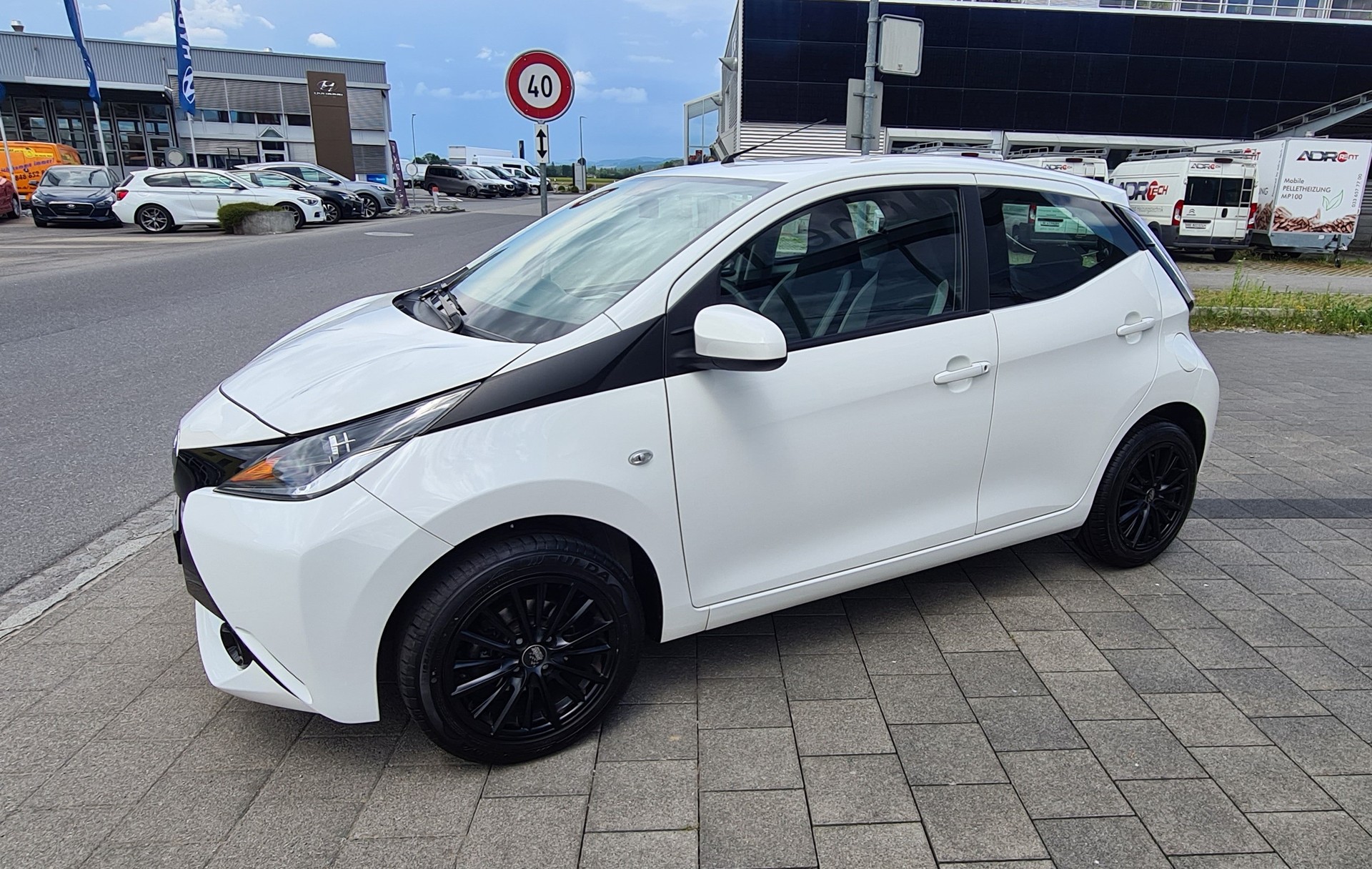 TOYOTA Aygo 1.0 VVT-i x-play-image-7