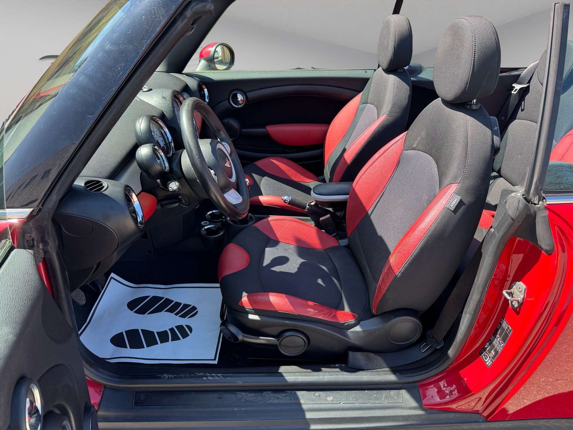 MINI Cooper Cabriolet-image-12