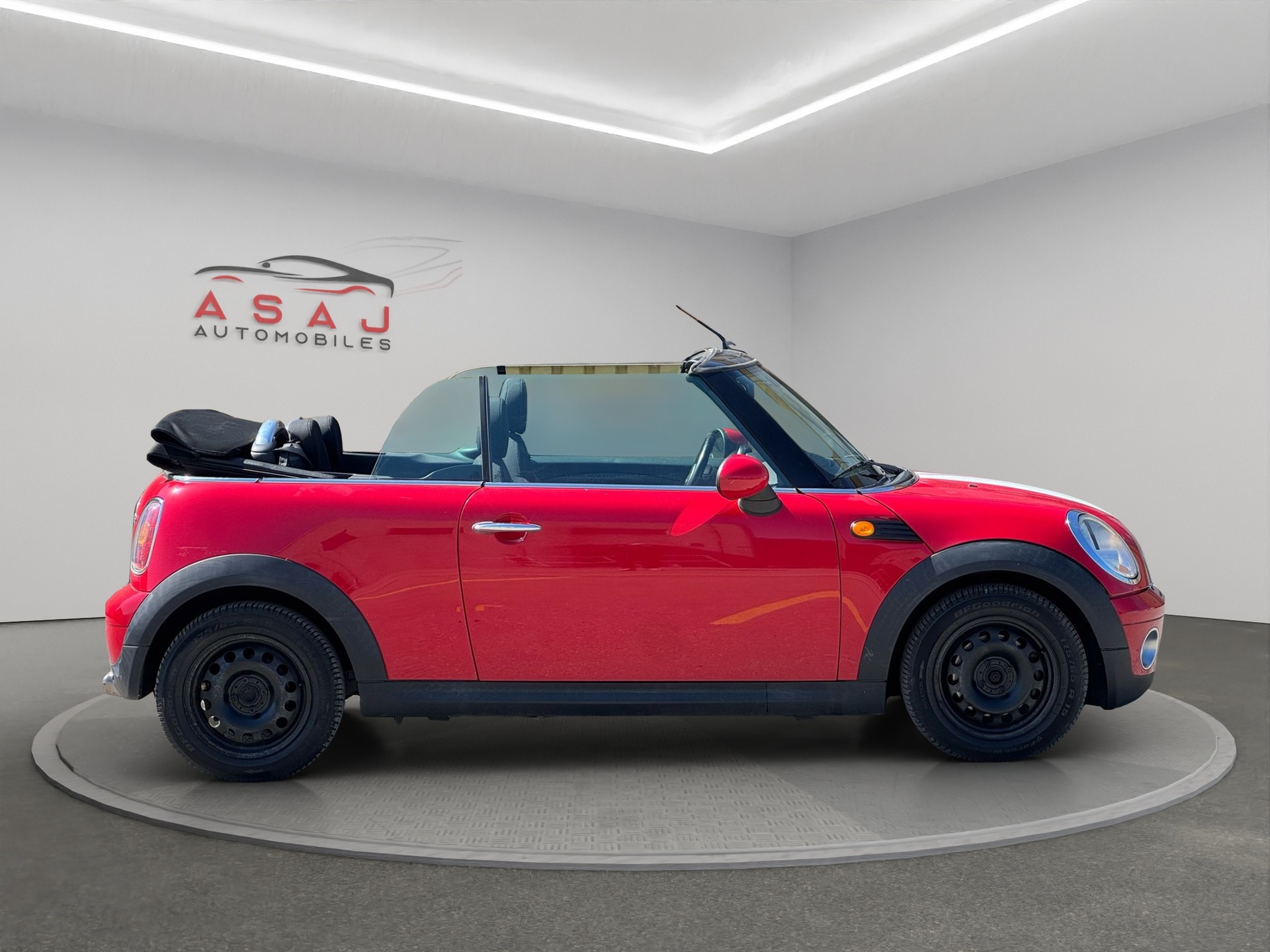 MINI Cooper Cabriolet-image-7