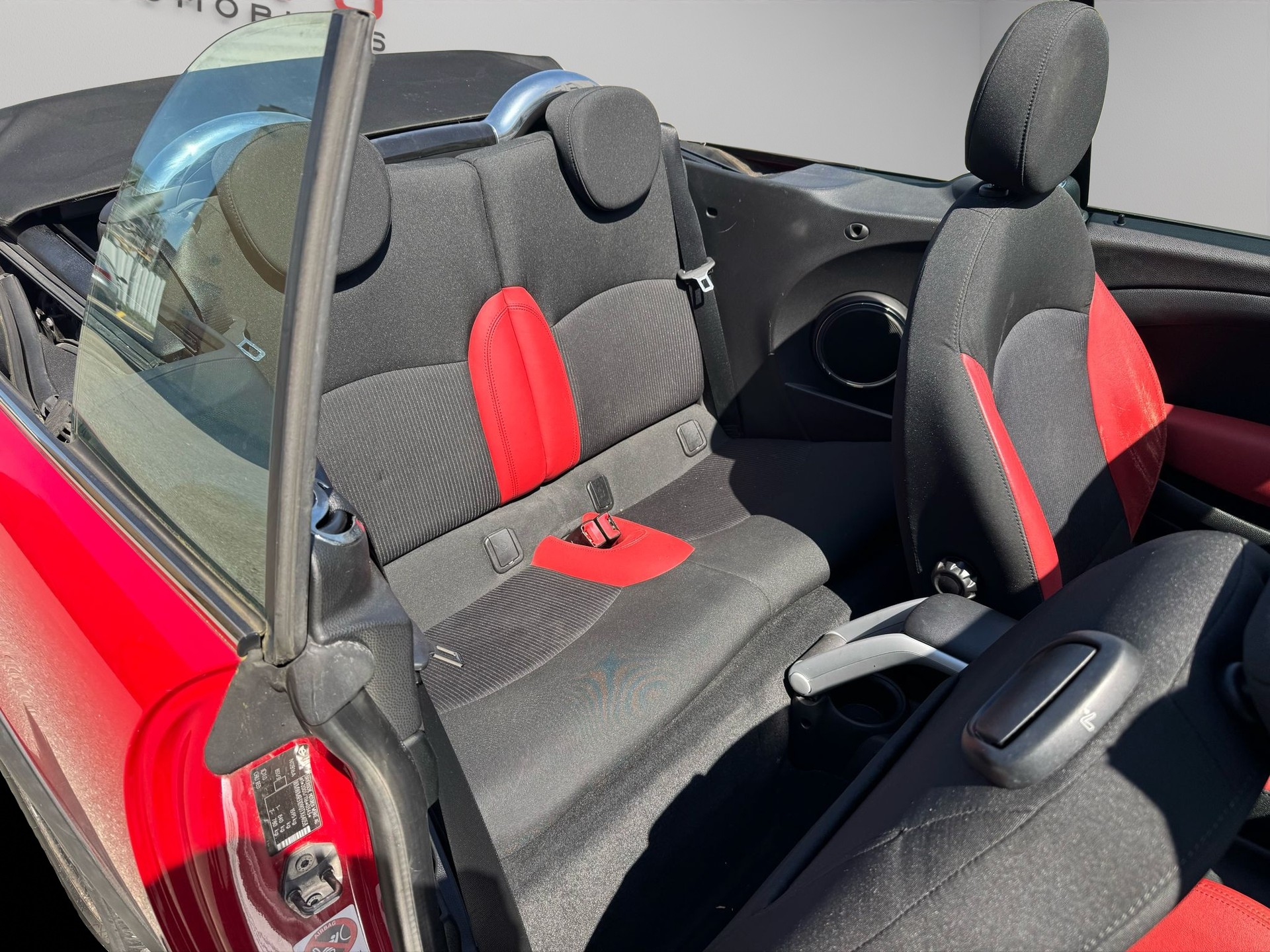 MINI Cooper Cabriolet-image-13