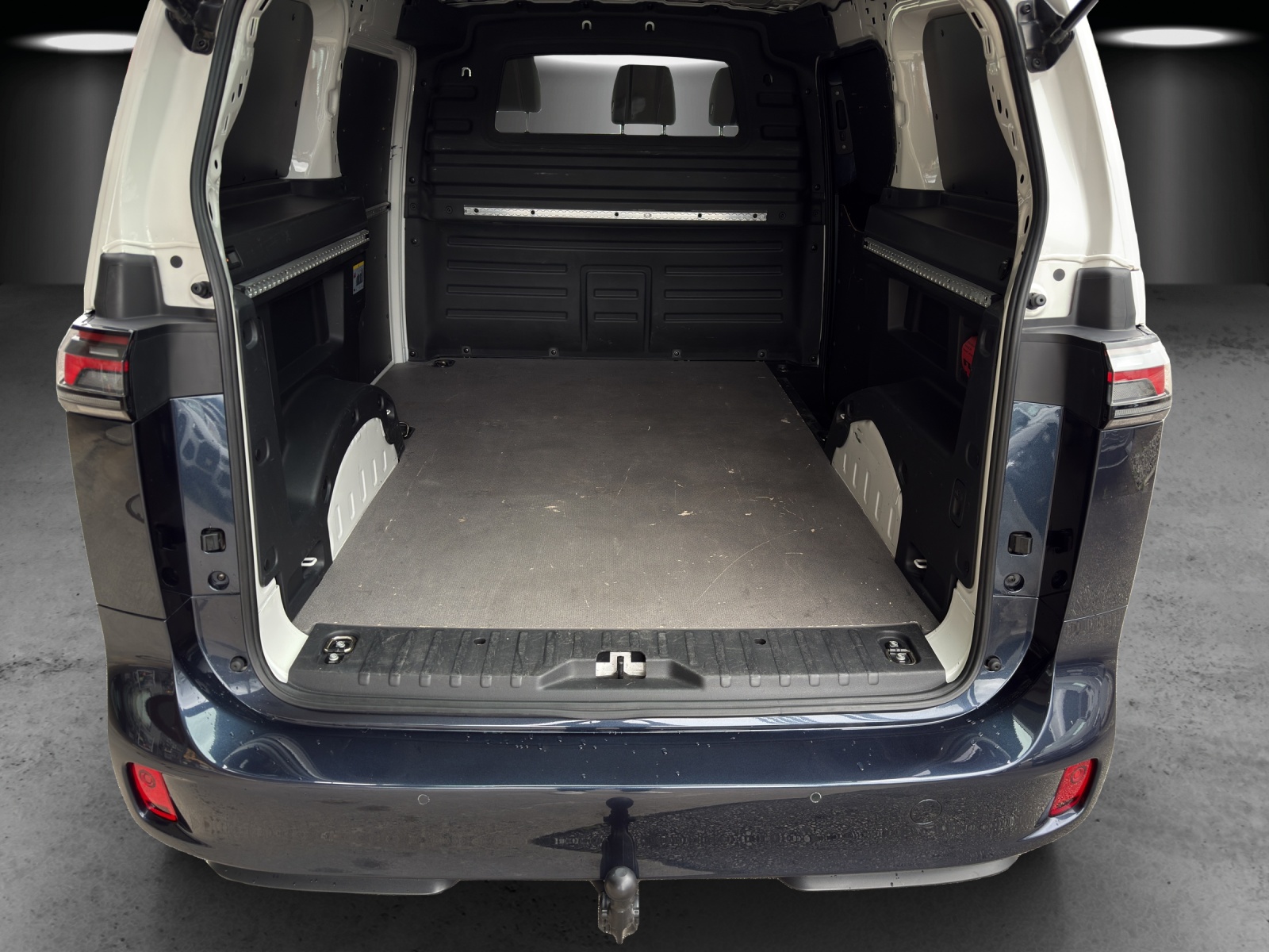 VW ID. Buzz Cargo-image-6
