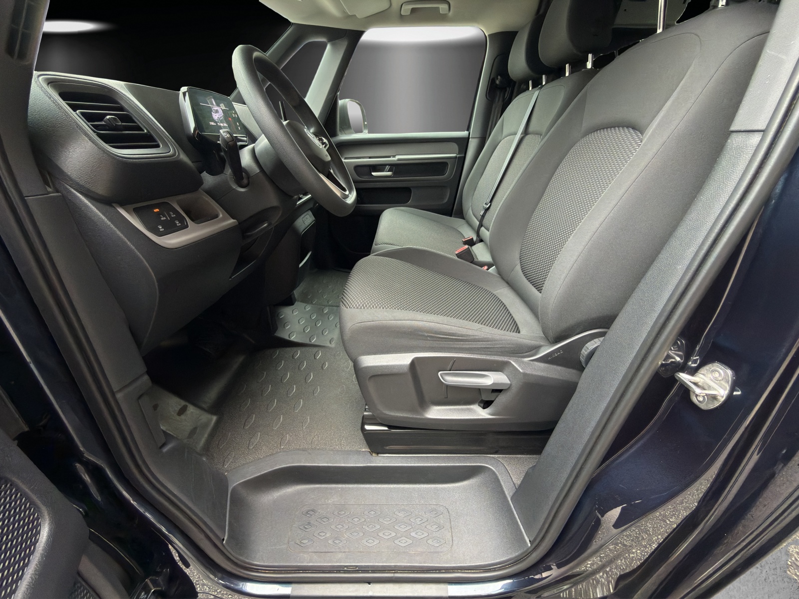 VW ID. Buzz Cargo-image-9