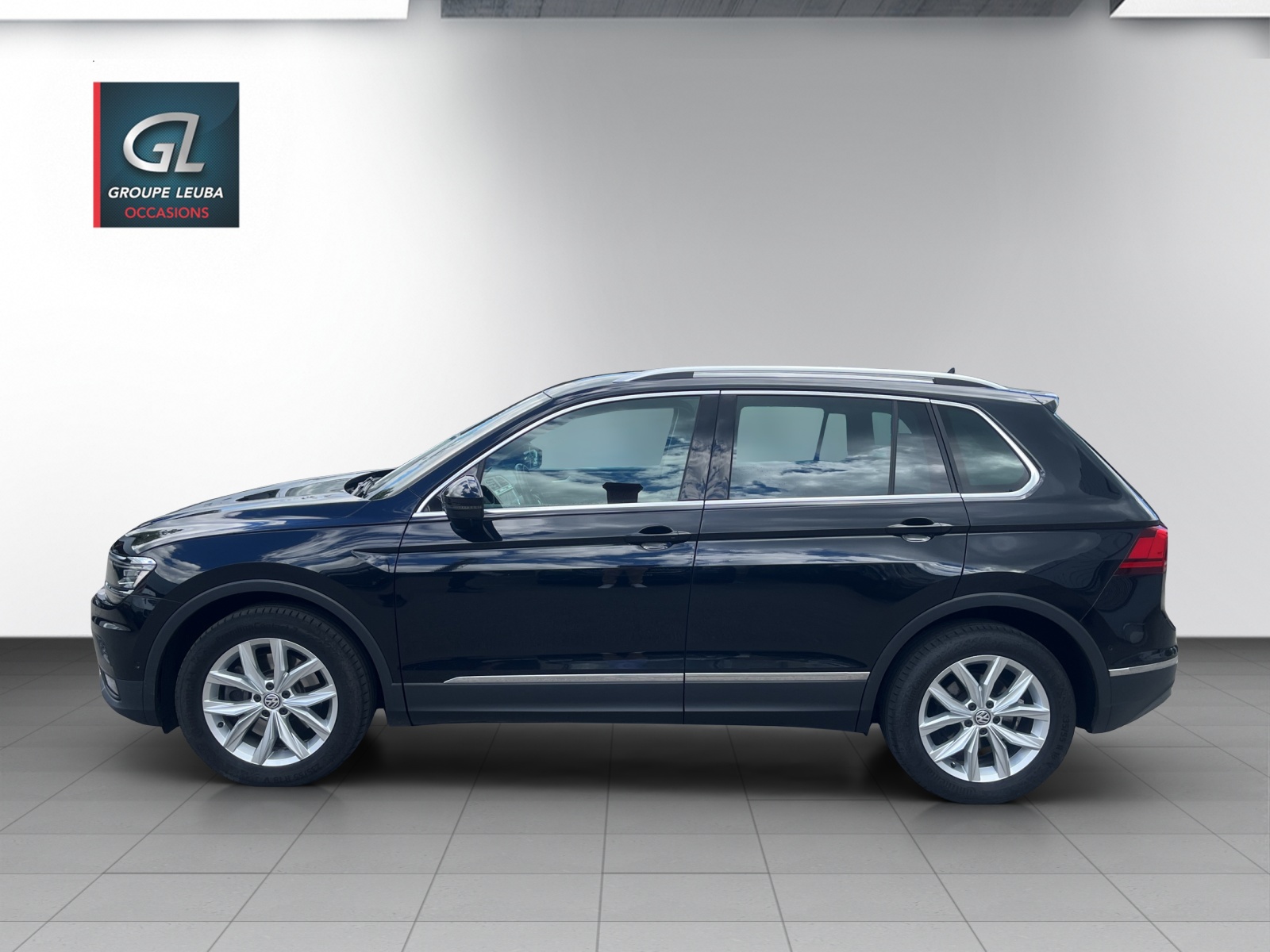 VW Tiguan 2.0TSI Highline 4Motion DSG-showroom-element-2