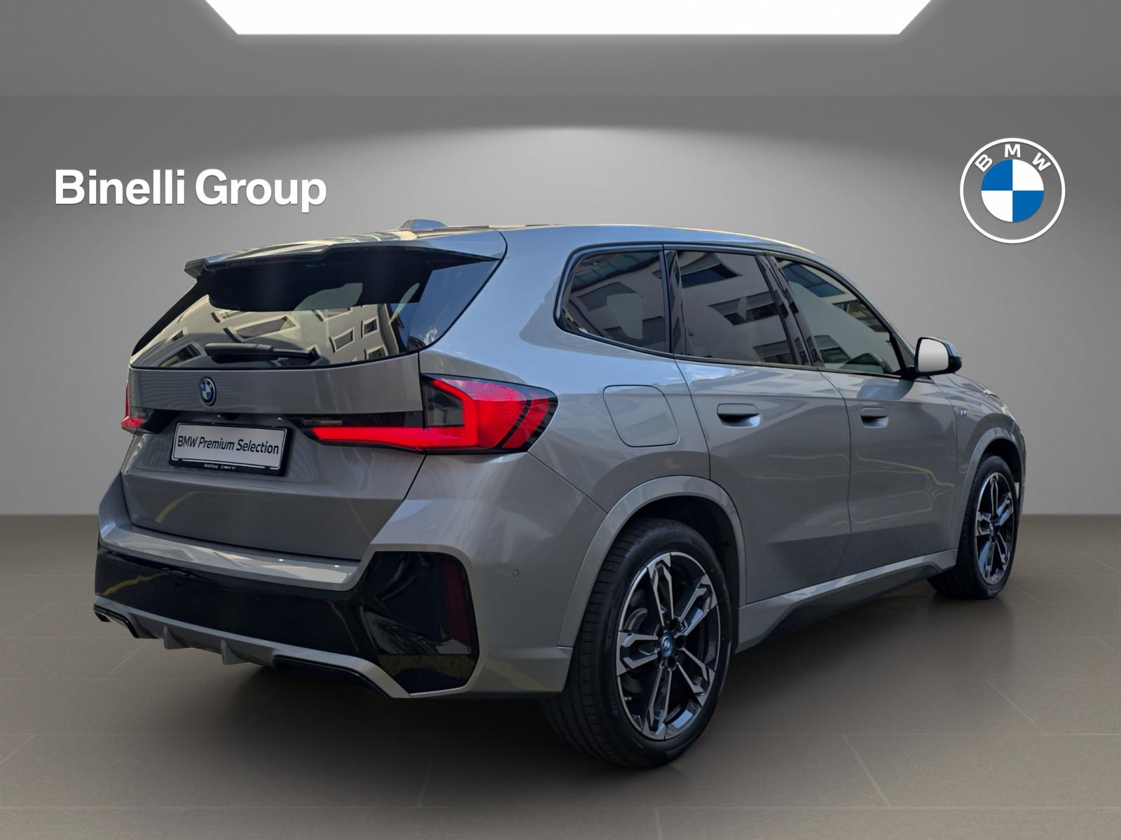 BMW iX1 30 xDrive-image-5