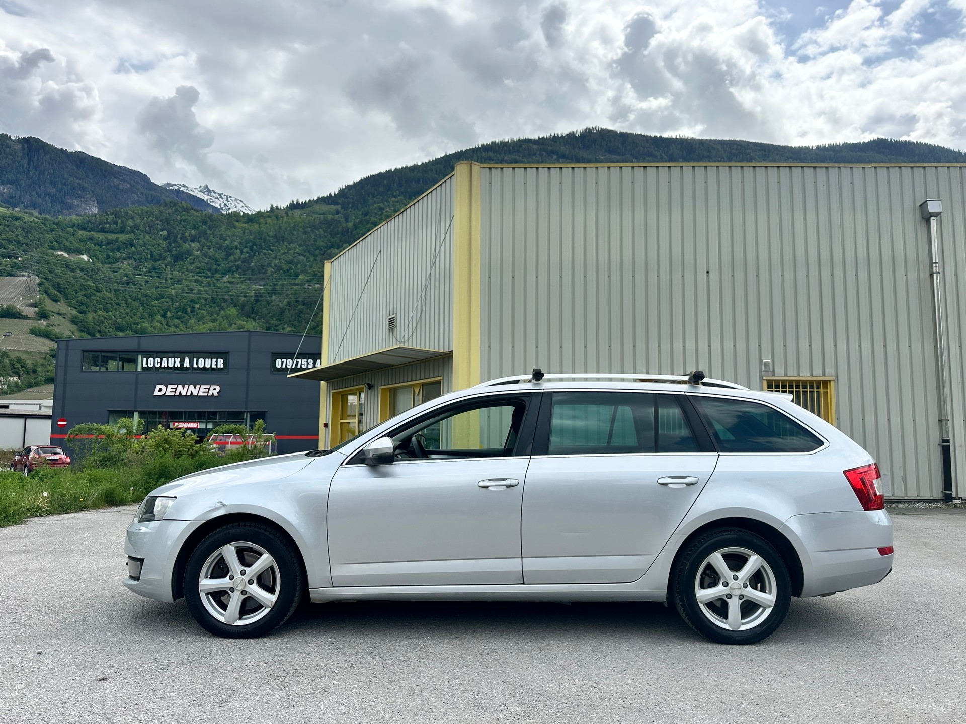 SKODA Octavia Combi 1.8 TSI Ambition 4x4 DSG-image-3