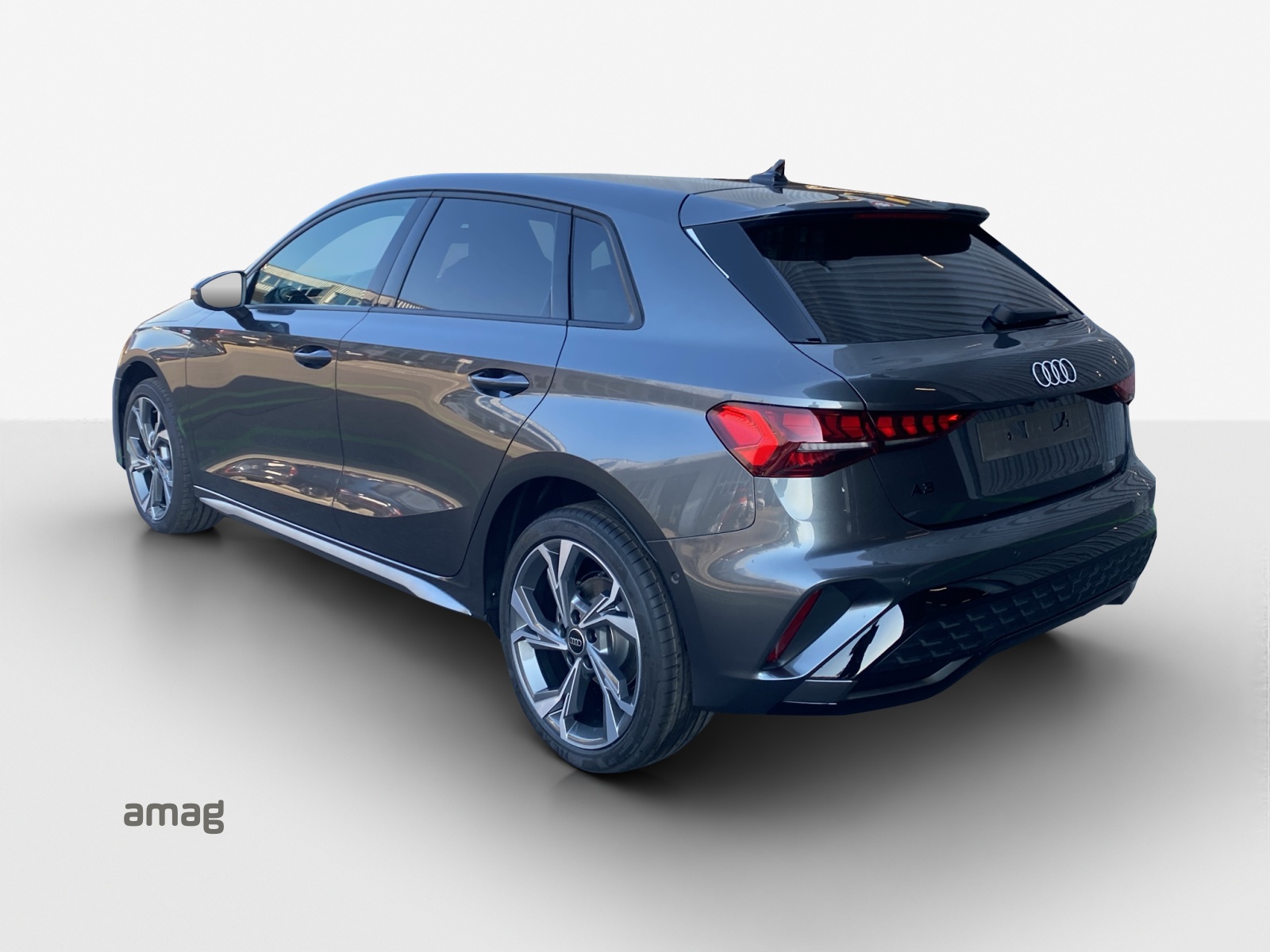 AUDI A3 Sportback TFSI 110 kW S line Attraction S tronic-showroom-element-2