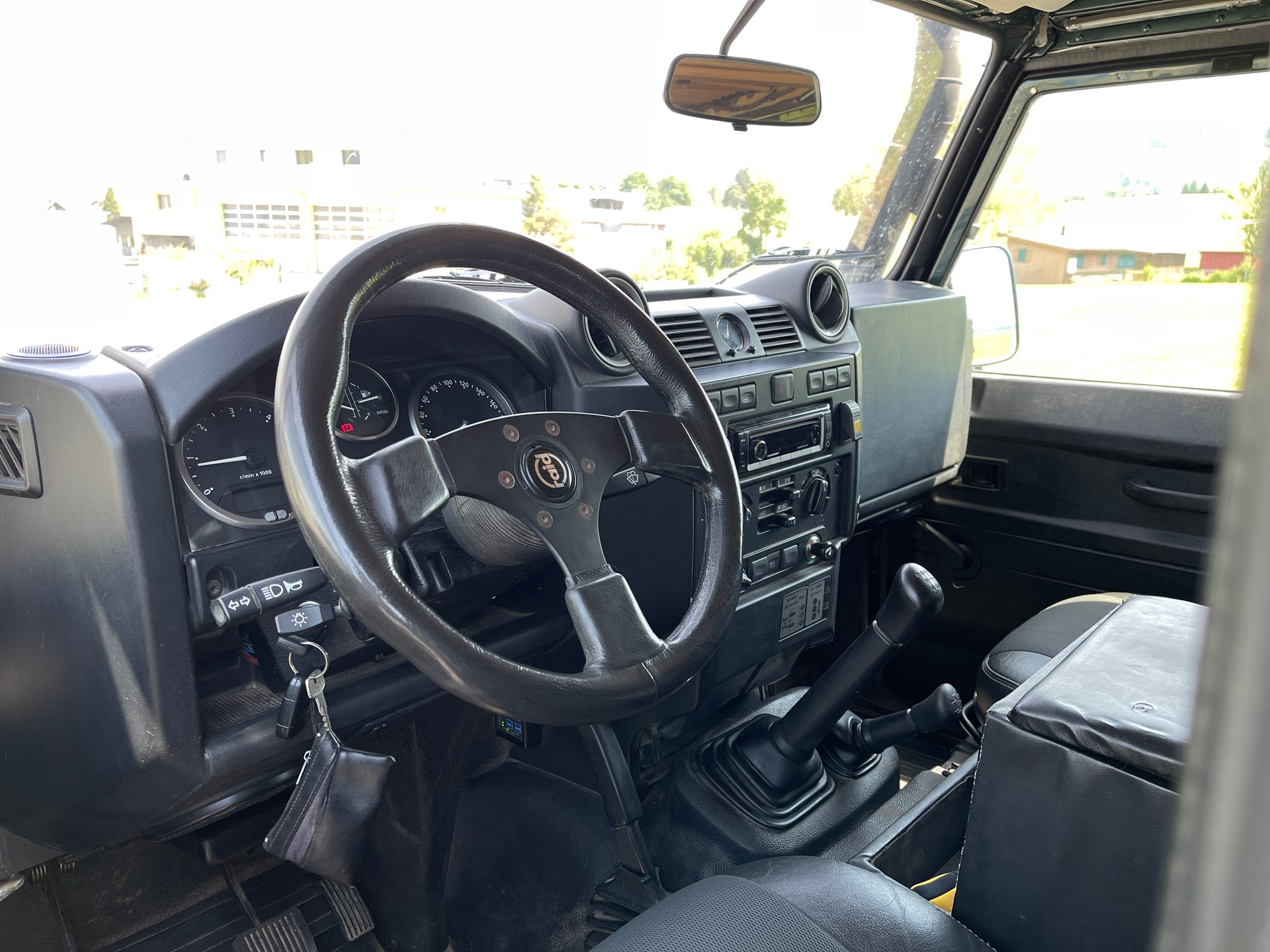 LAND ROVER Defender 110 2.2 TD4 Station Wagon-showroom-element-3