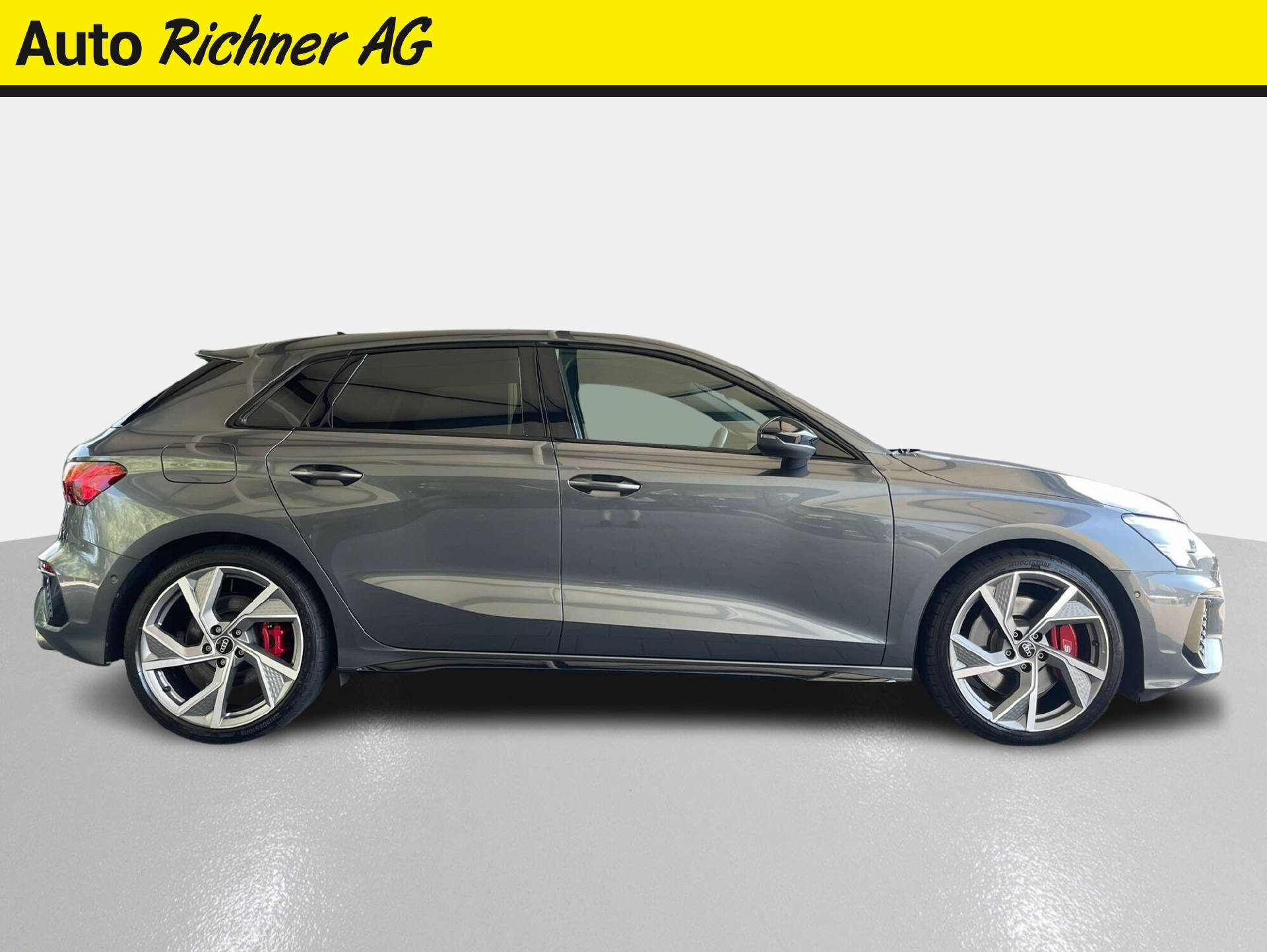 AUDI S3 Sportback 2.0 TFSI quattro S-Tronic-showroom-element-2