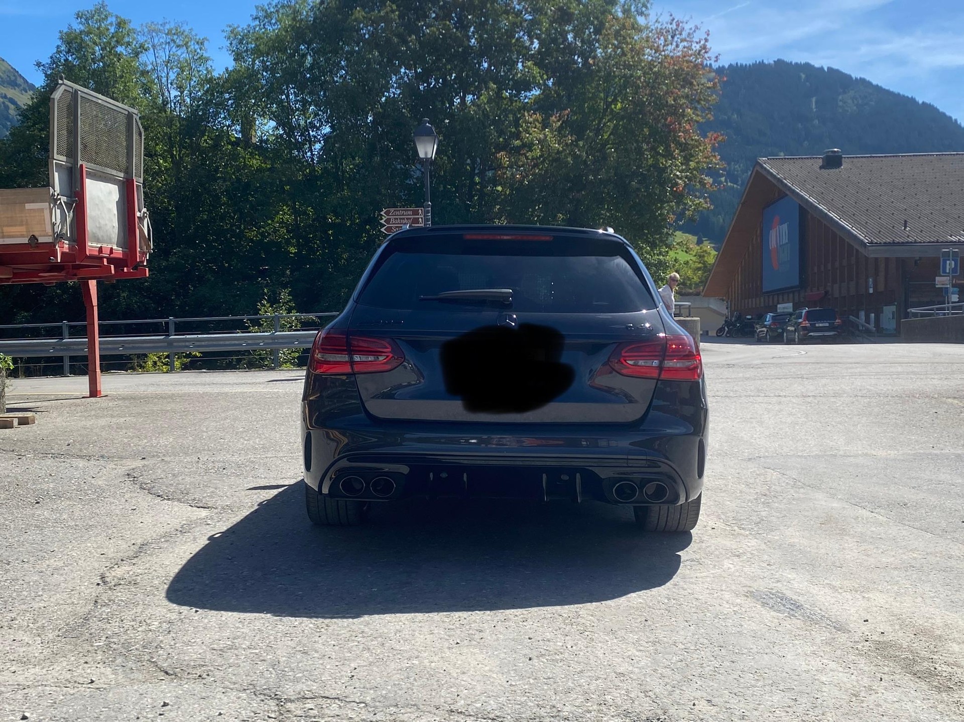 MERCEDES-BENZ C 43 AMG 4matic Kombi-showroom-element-2