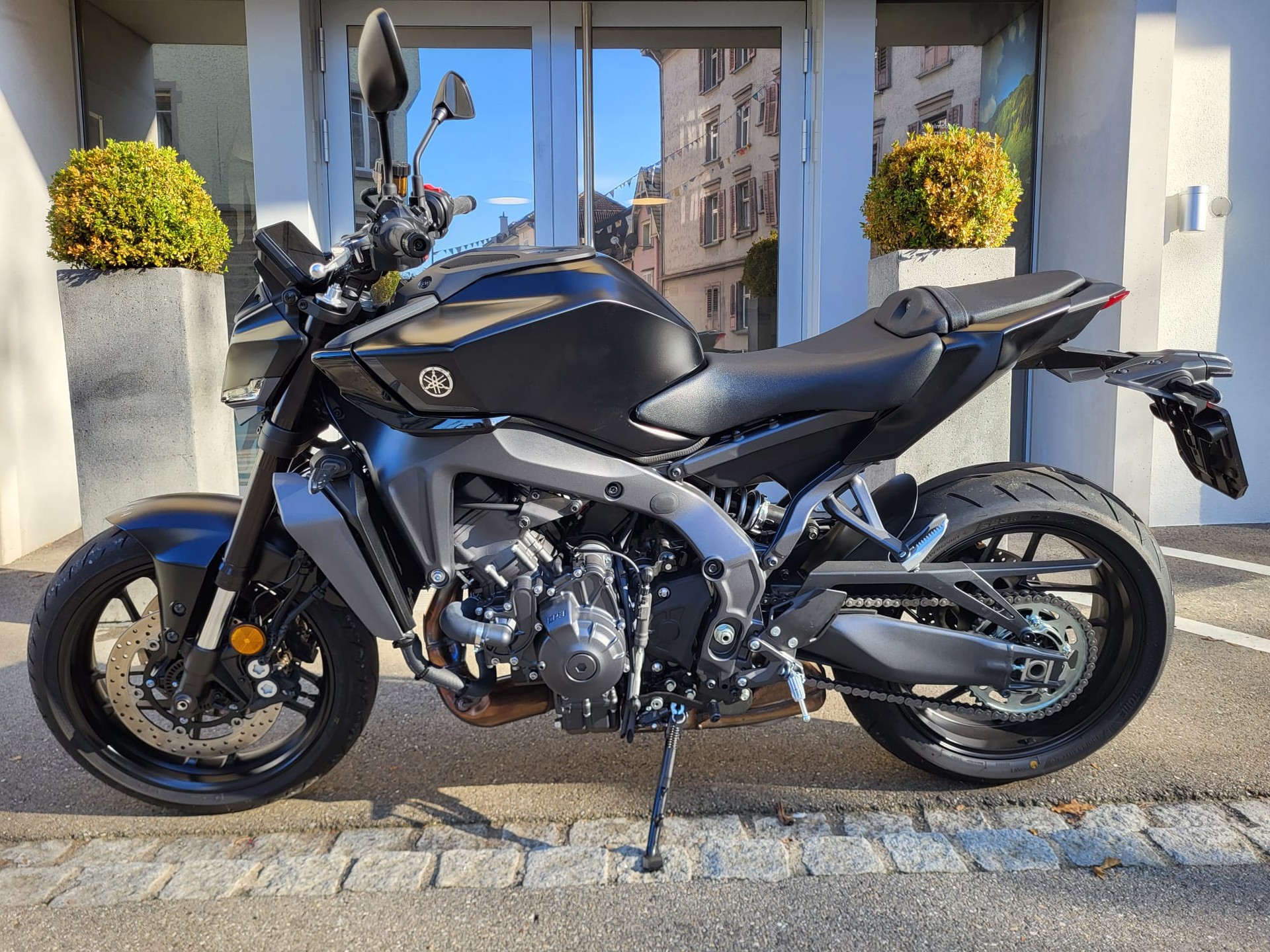 YAMAHA MT-09 (35kW)-showroom-element-2