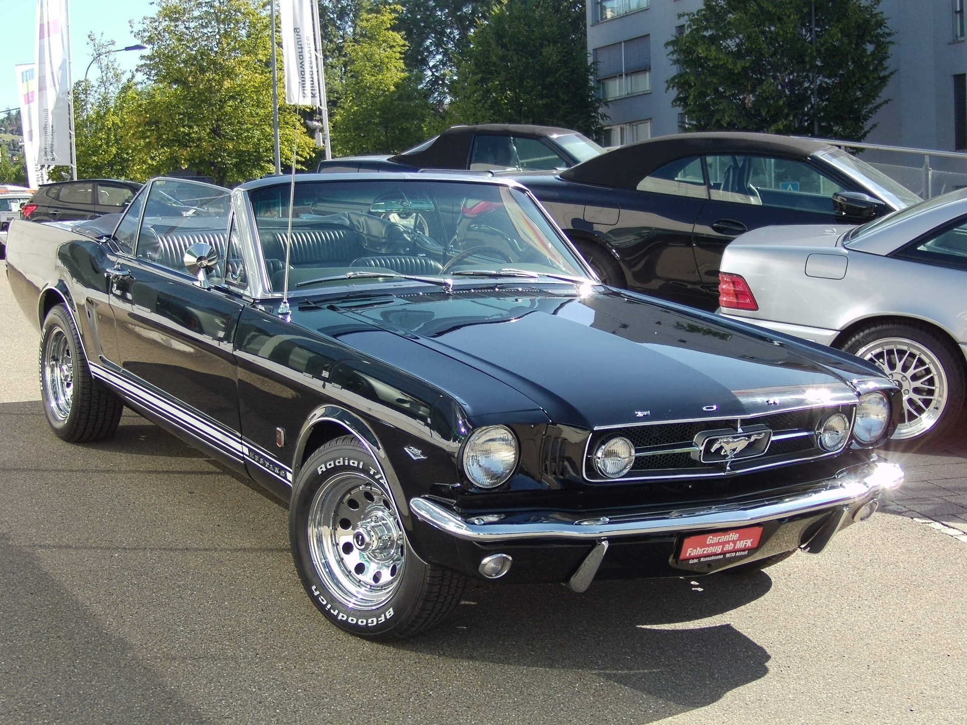 FORD MUSTANG