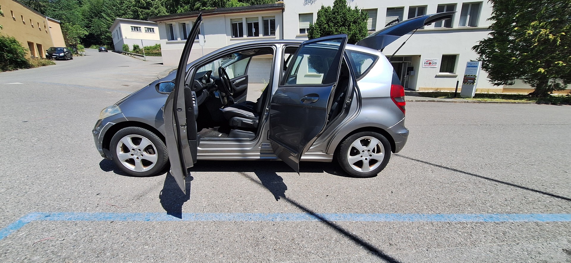 MERCEDES-BENZ A 200 Avantgarde-image-15