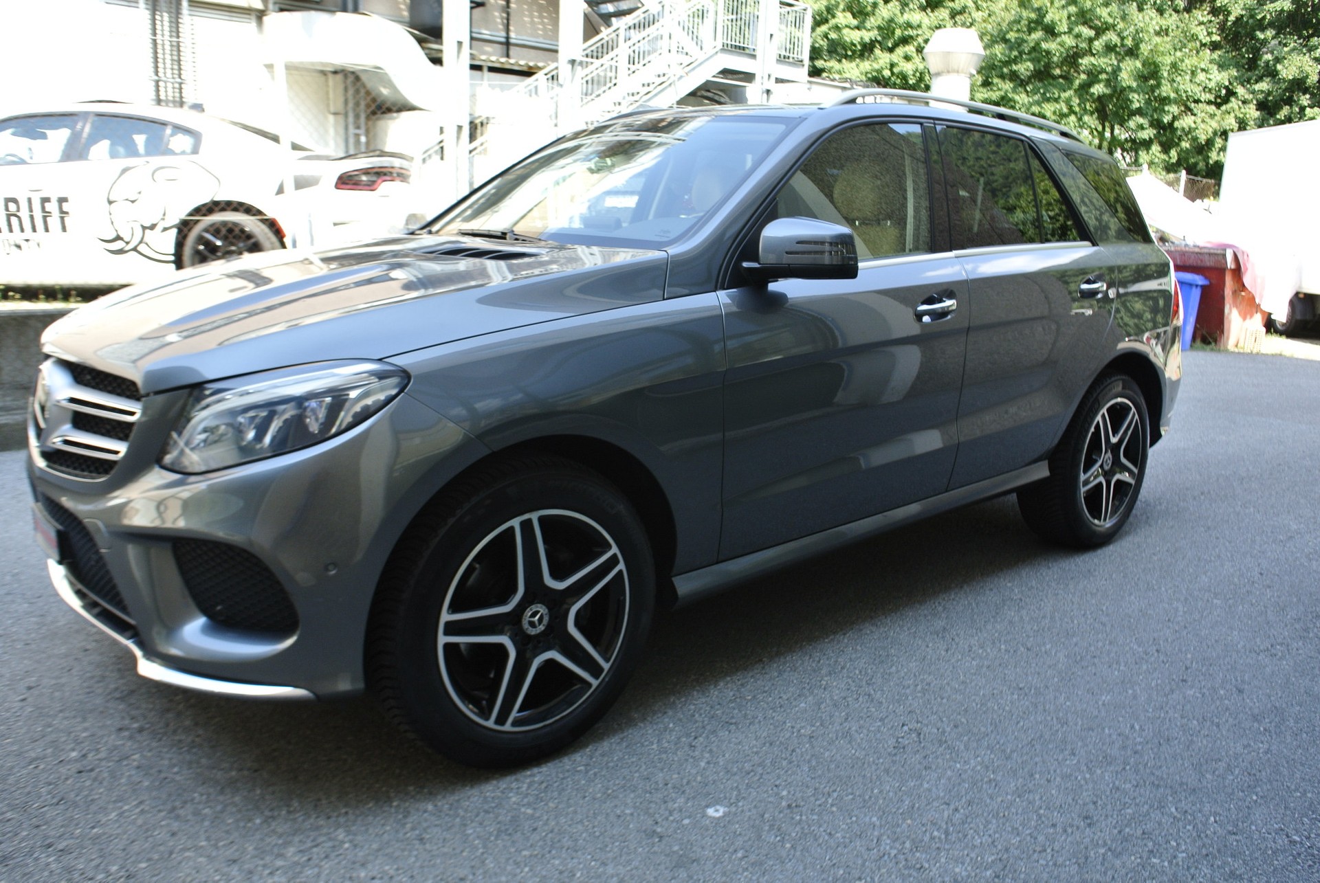 MERCEDES-BENZ GLE 350 d 4Matic 9G-Tronic-showroom-element-1