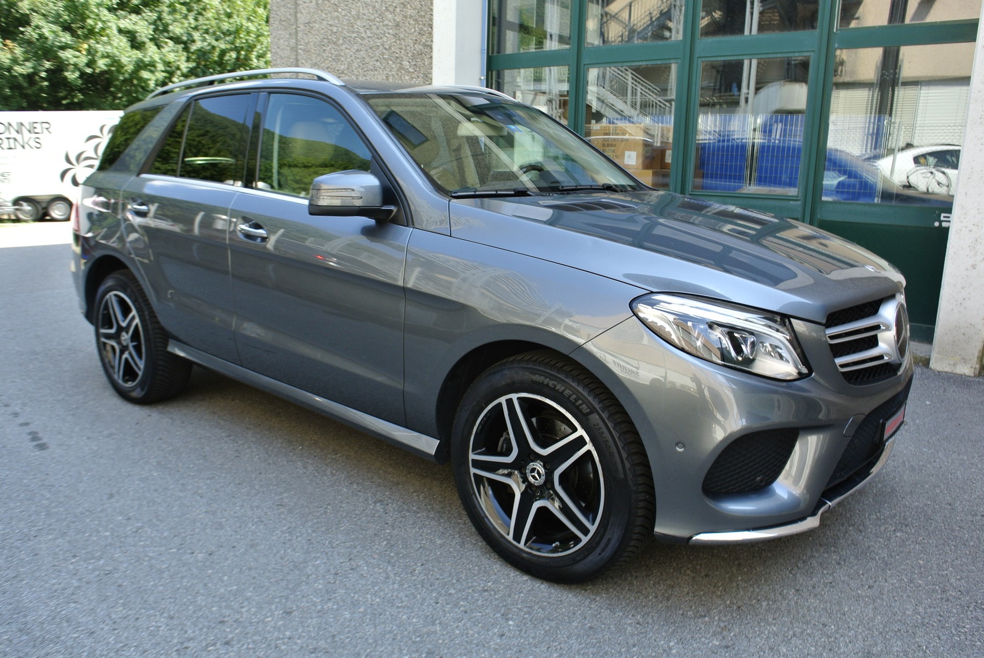 MERCEDES-BENZ GLE 350 d 4Matic 9G-Tronic-showroom-element-3