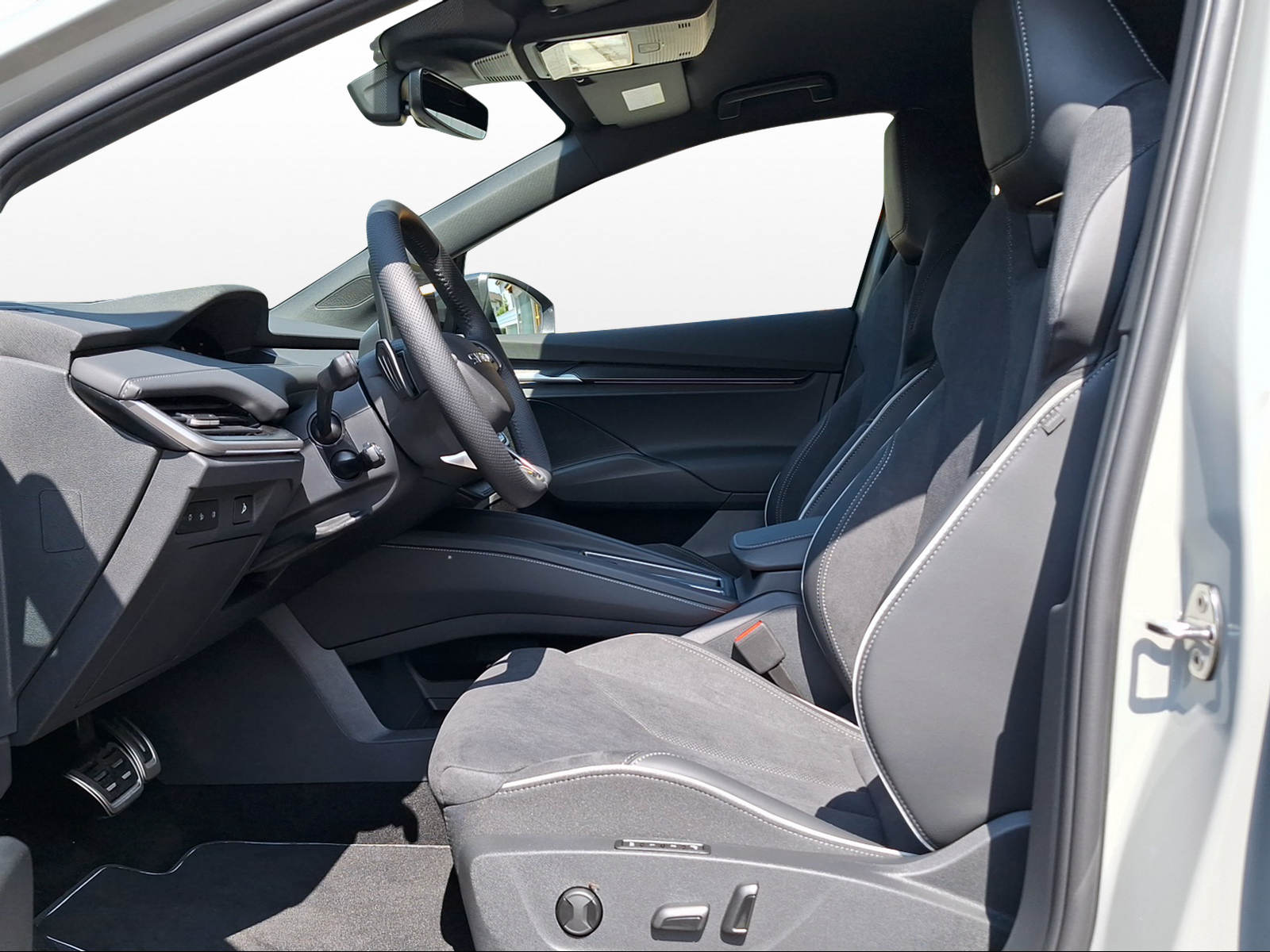 SKODA Elroq 85x Sportline 4x4-image-6
