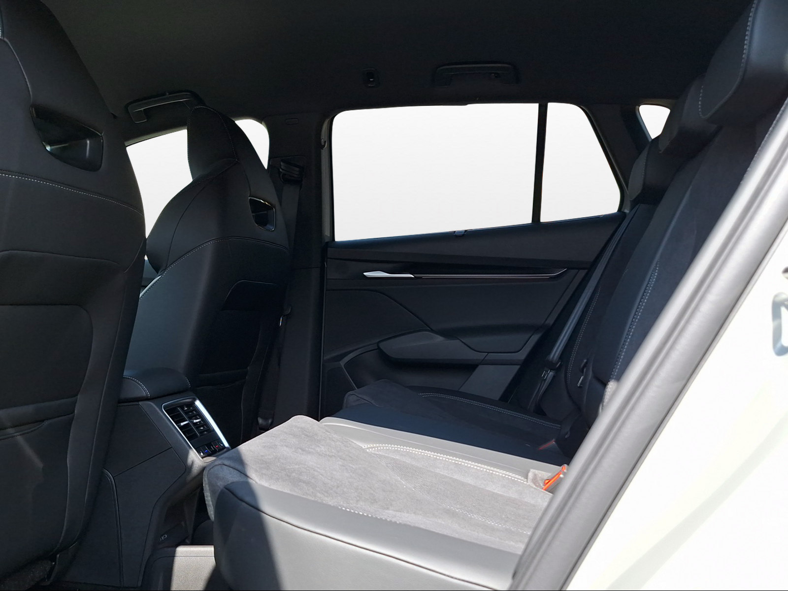SKODA Elroq 85x Sportline 4x4-image-10