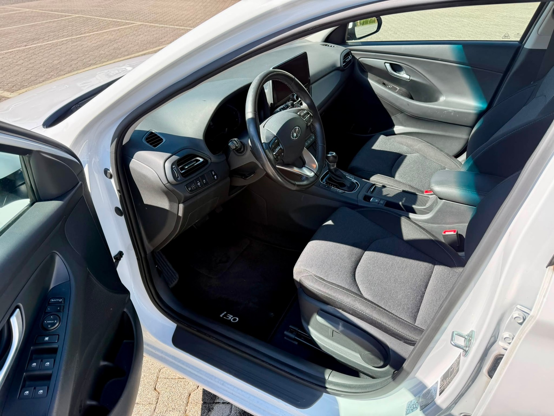 HYUNDAI i30 Wagon 1.0 T-GDi Amplia 48V MH DCT-image-12