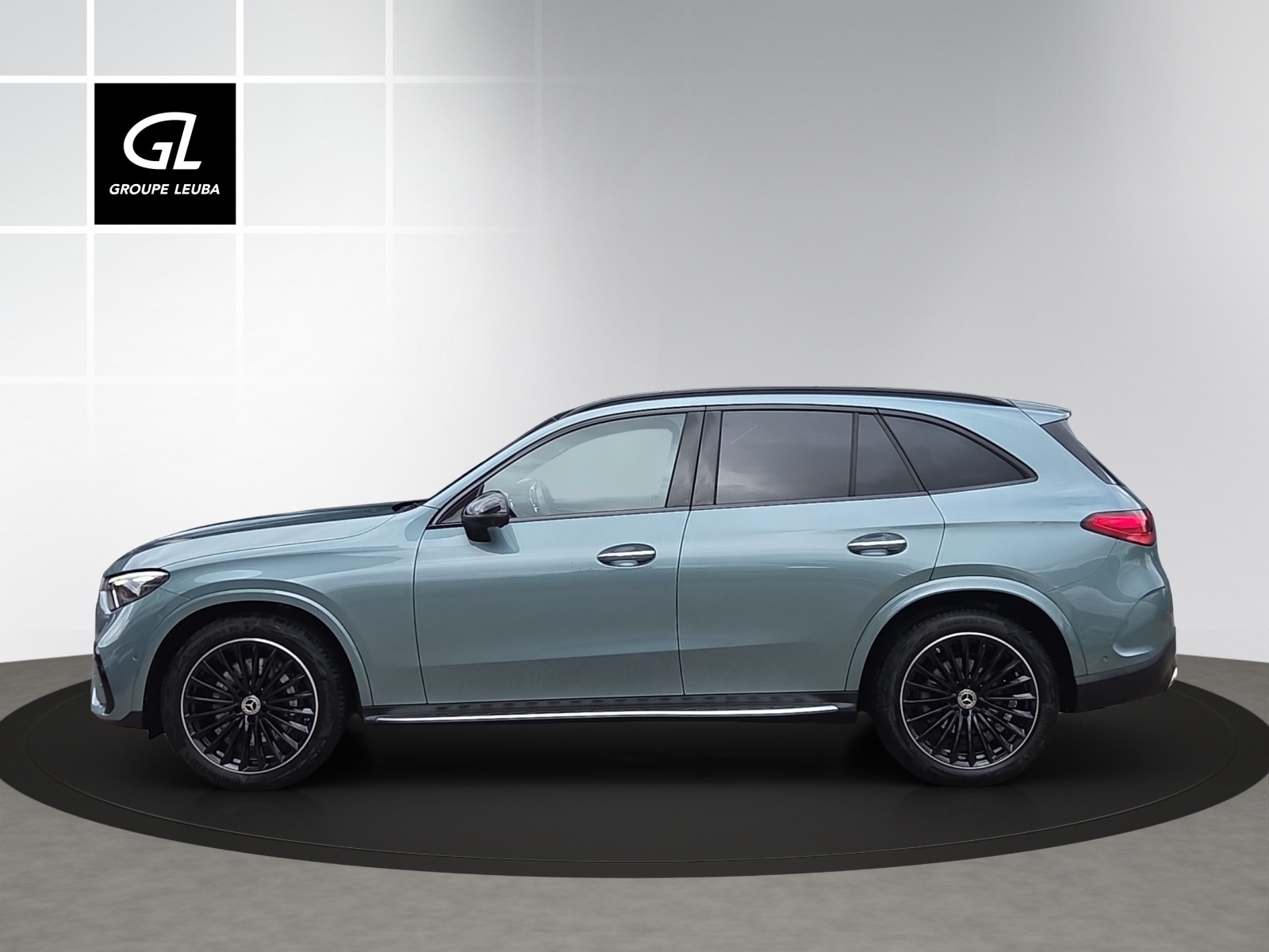 MERCEDES-BENZ GLC 300 4Matic 9G-Tronic-showroom-element-2