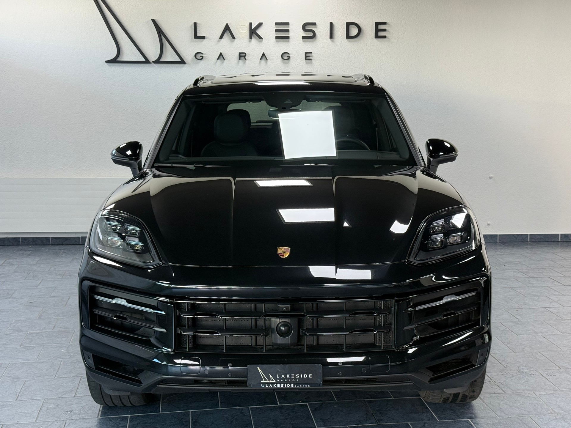 PORSCHE Cayenne Tiptronic-showroom-element-1
