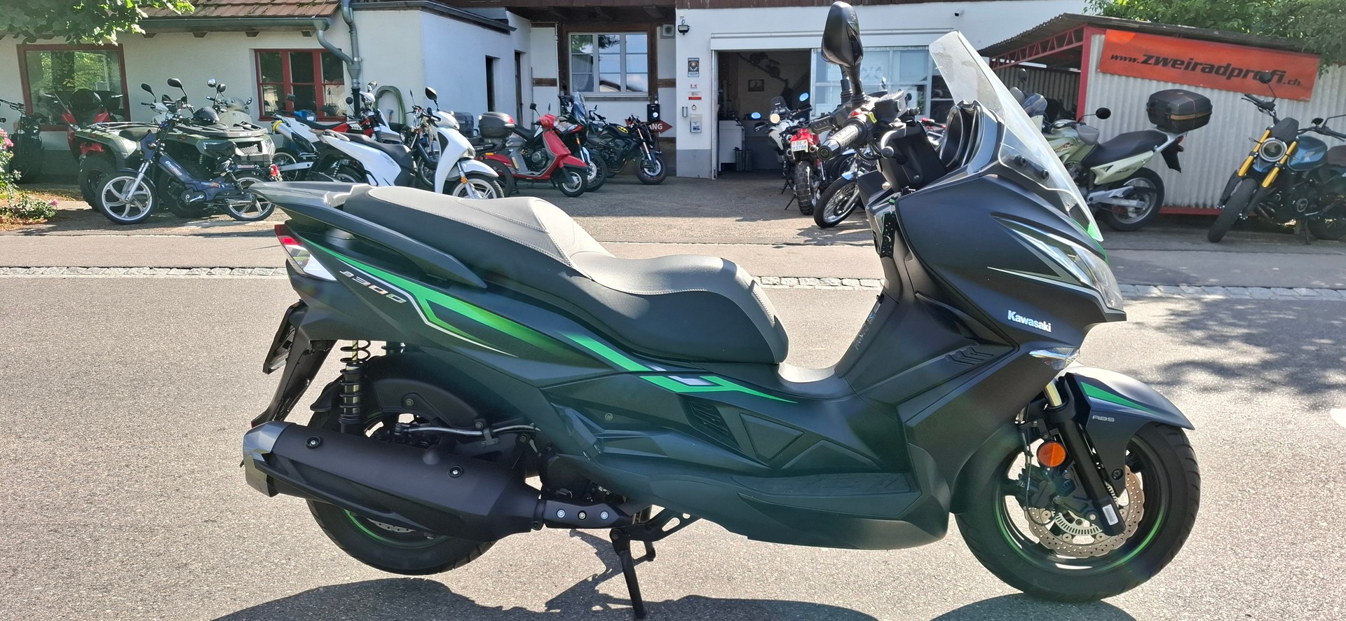 KAWASAKI J 300 SE ABS-image-4