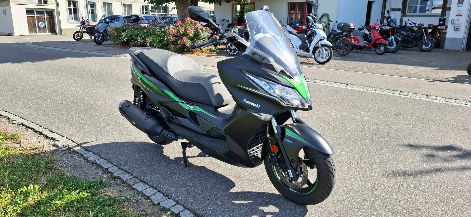 KAWASAKI J 300 SE ABS-image-5