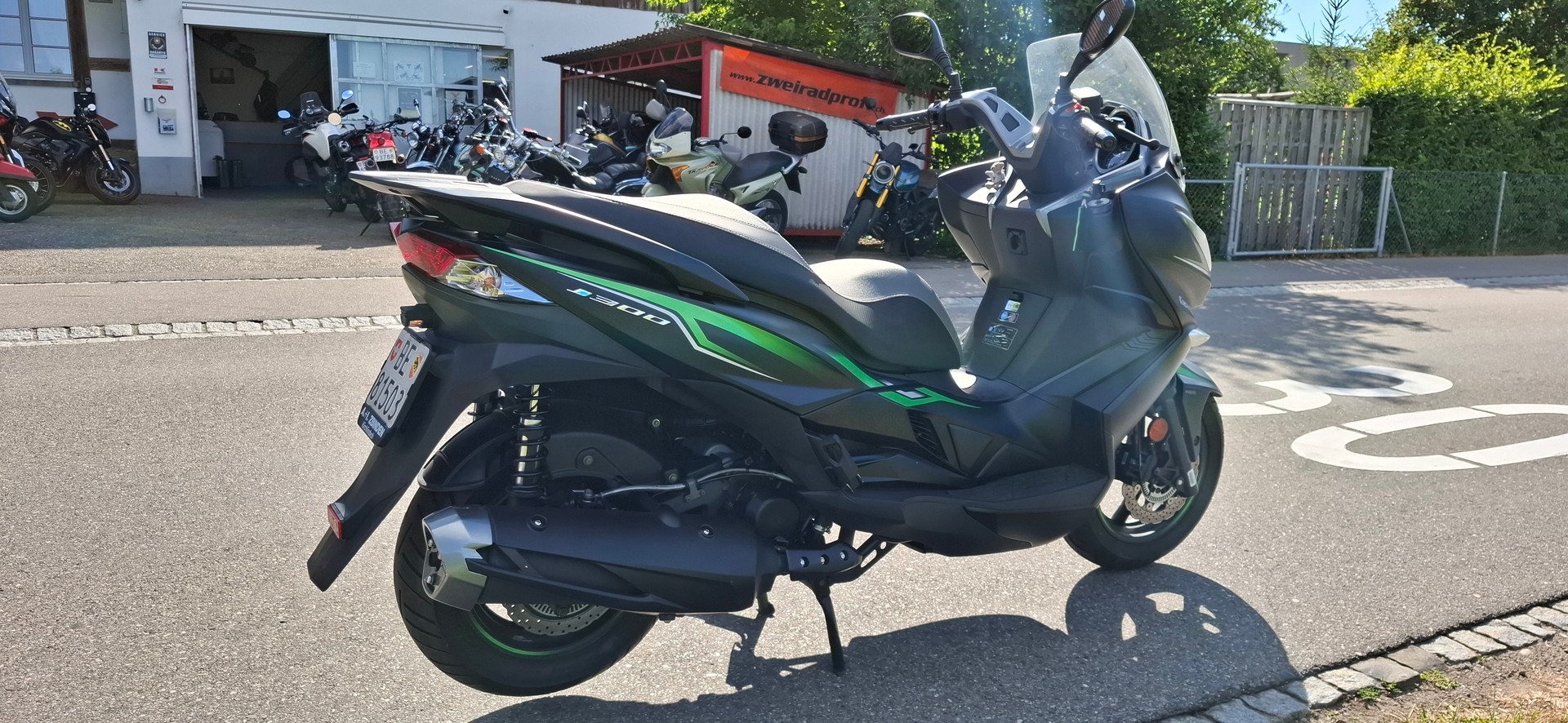 KAWASAKI J 300 SE ABS-image-3
