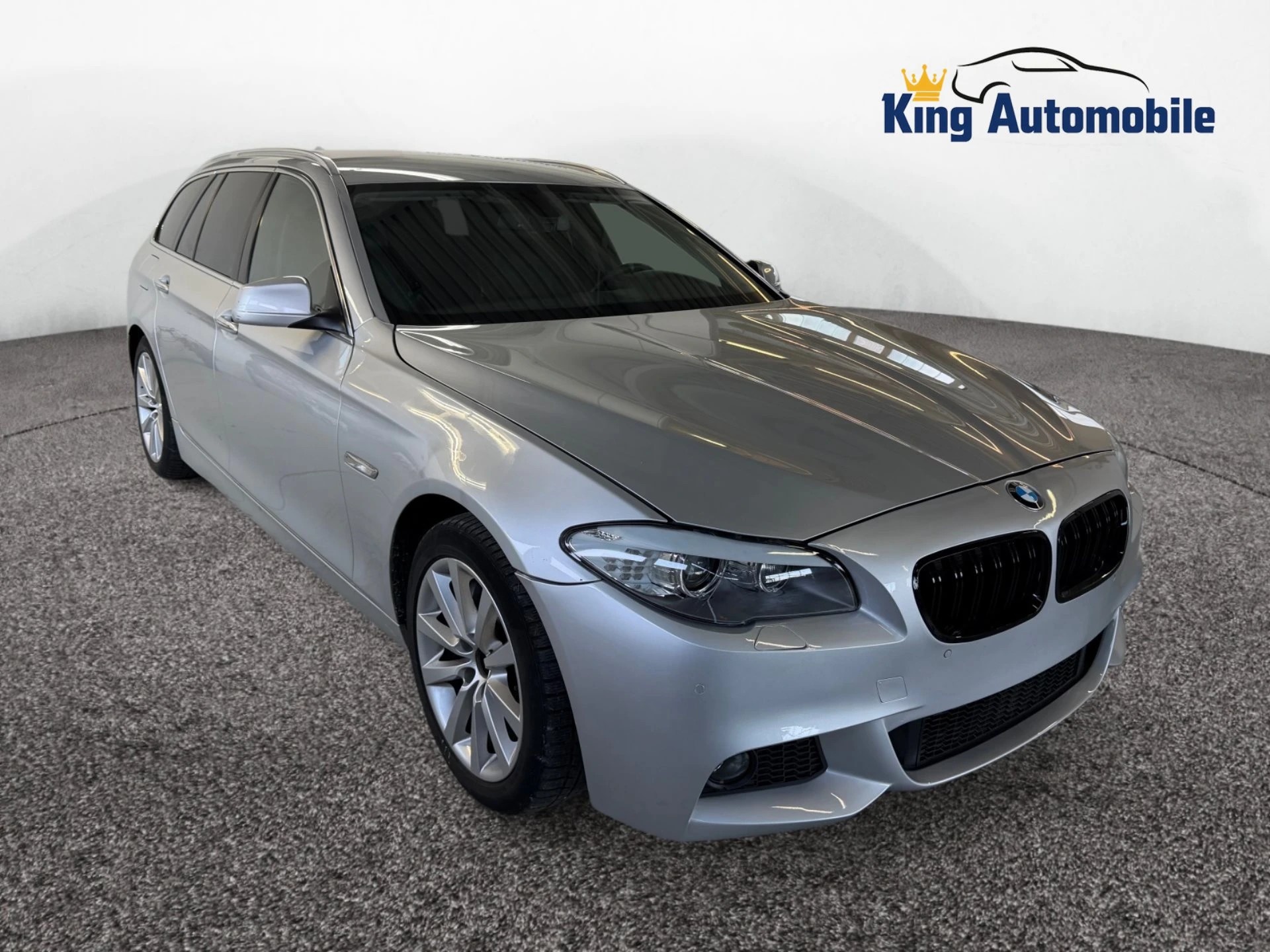 BMW 525d xDrive Touring Steptronic-showroom-element-3
