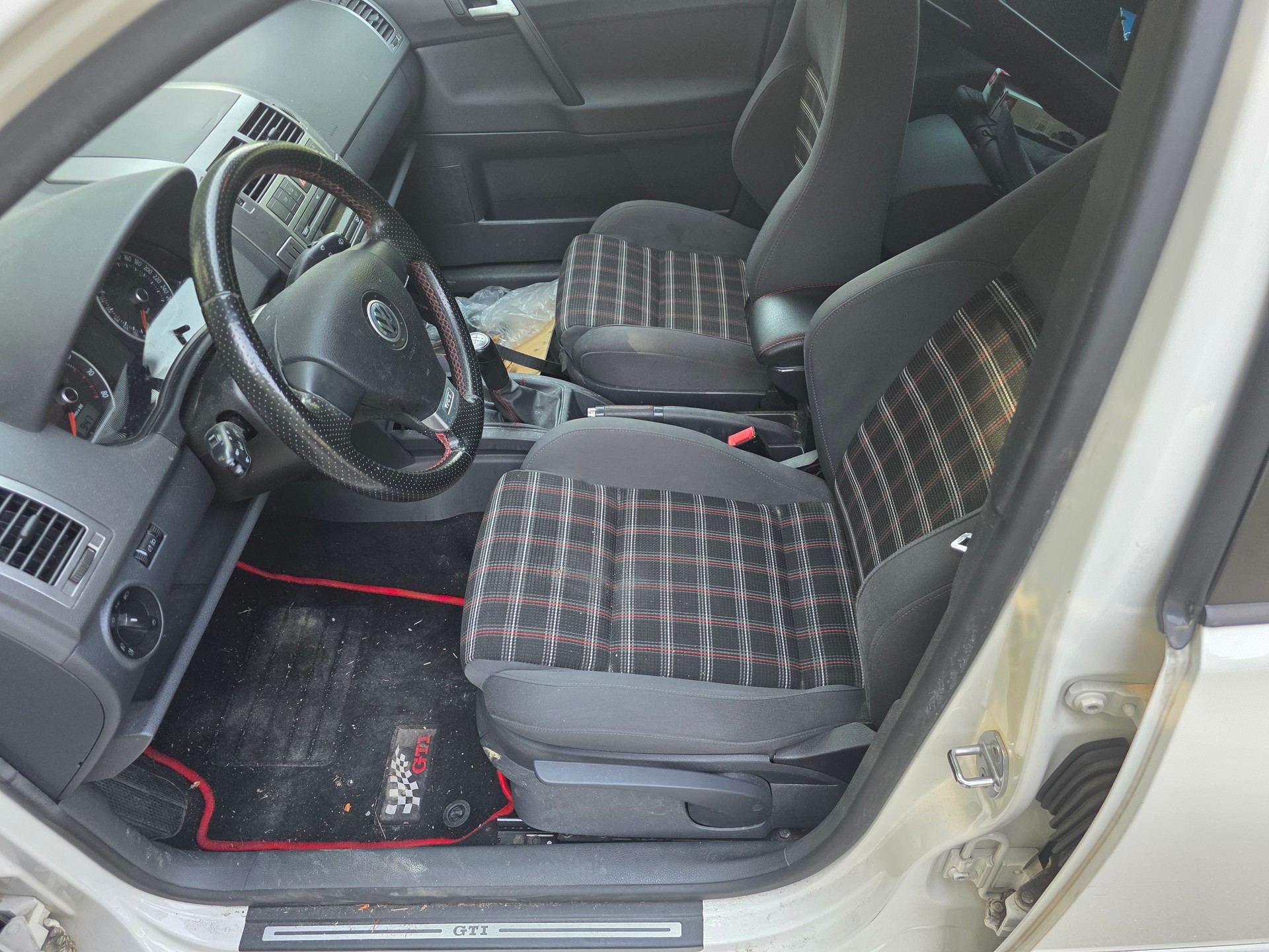 VW Polo 1.8 20V Turbo GTI-image-9