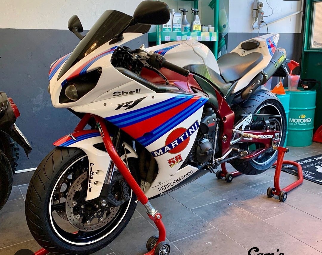 YAMAHA YZF-R1-image-0