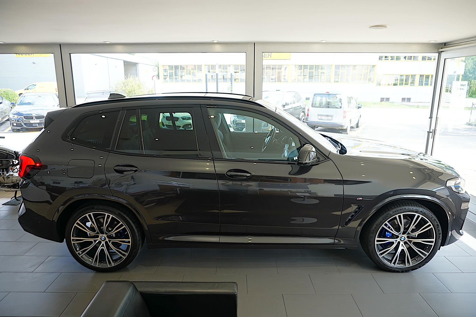 BMW X3 M40i-showroom-element-3