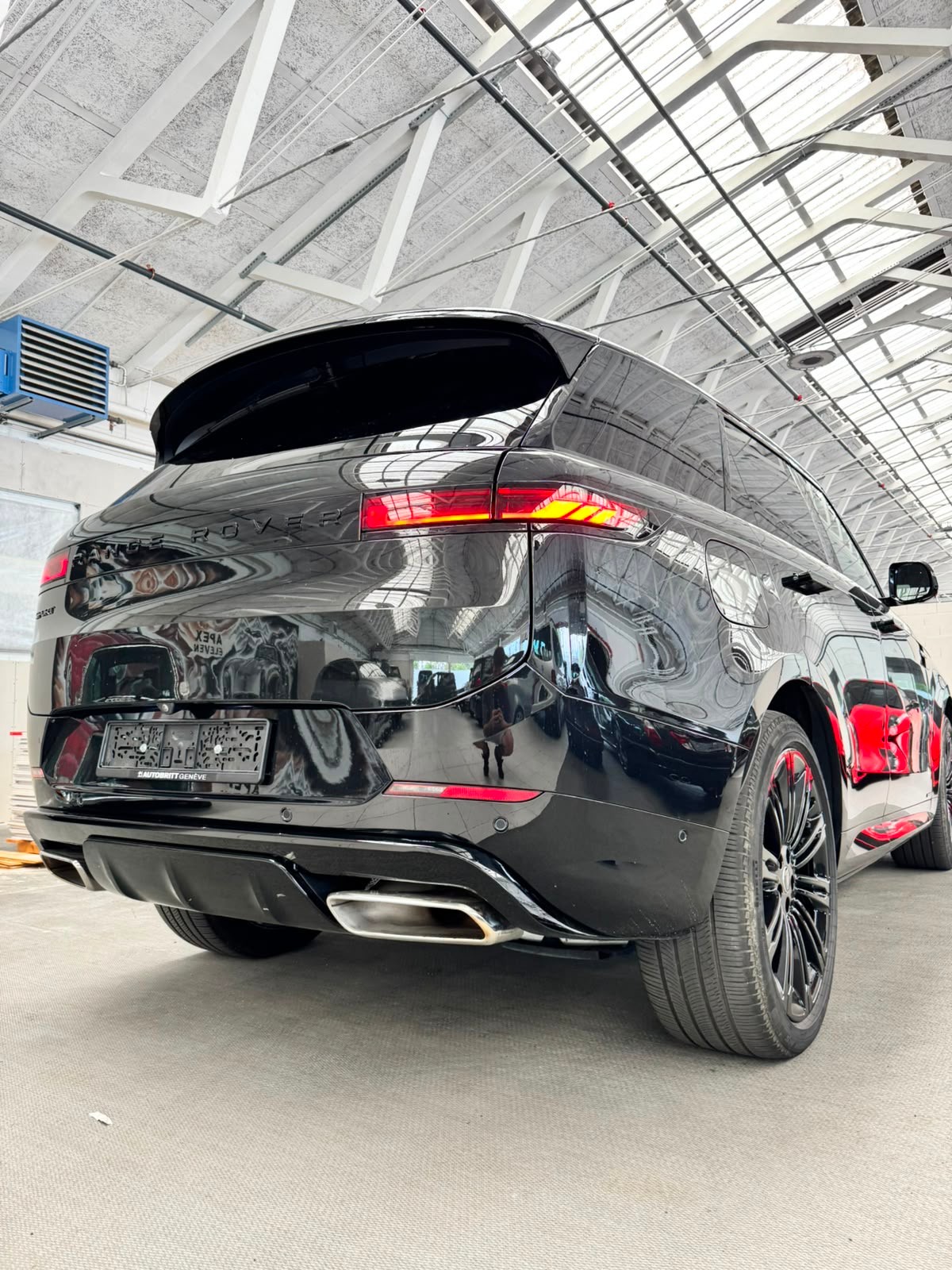 LAND ROVER Range Rover Sport P550e 3.0 Si6 PHEV Autobiography Automatic-image-6