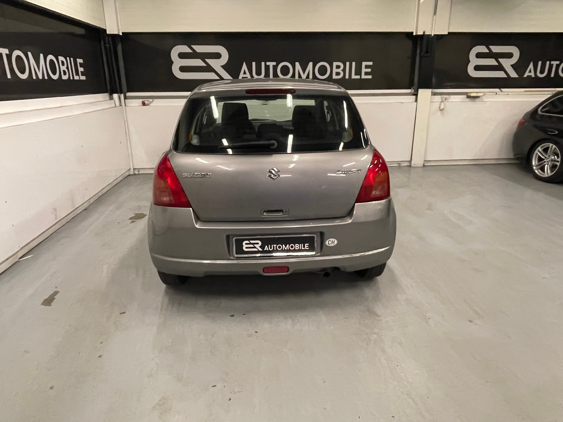 SUZUKI Swift 1.3i 16V GL-image-5