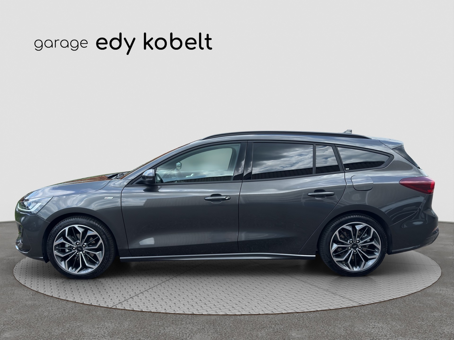 FORD Focus 1.0 MHEV ST-Line X Automat-showroom-element-1