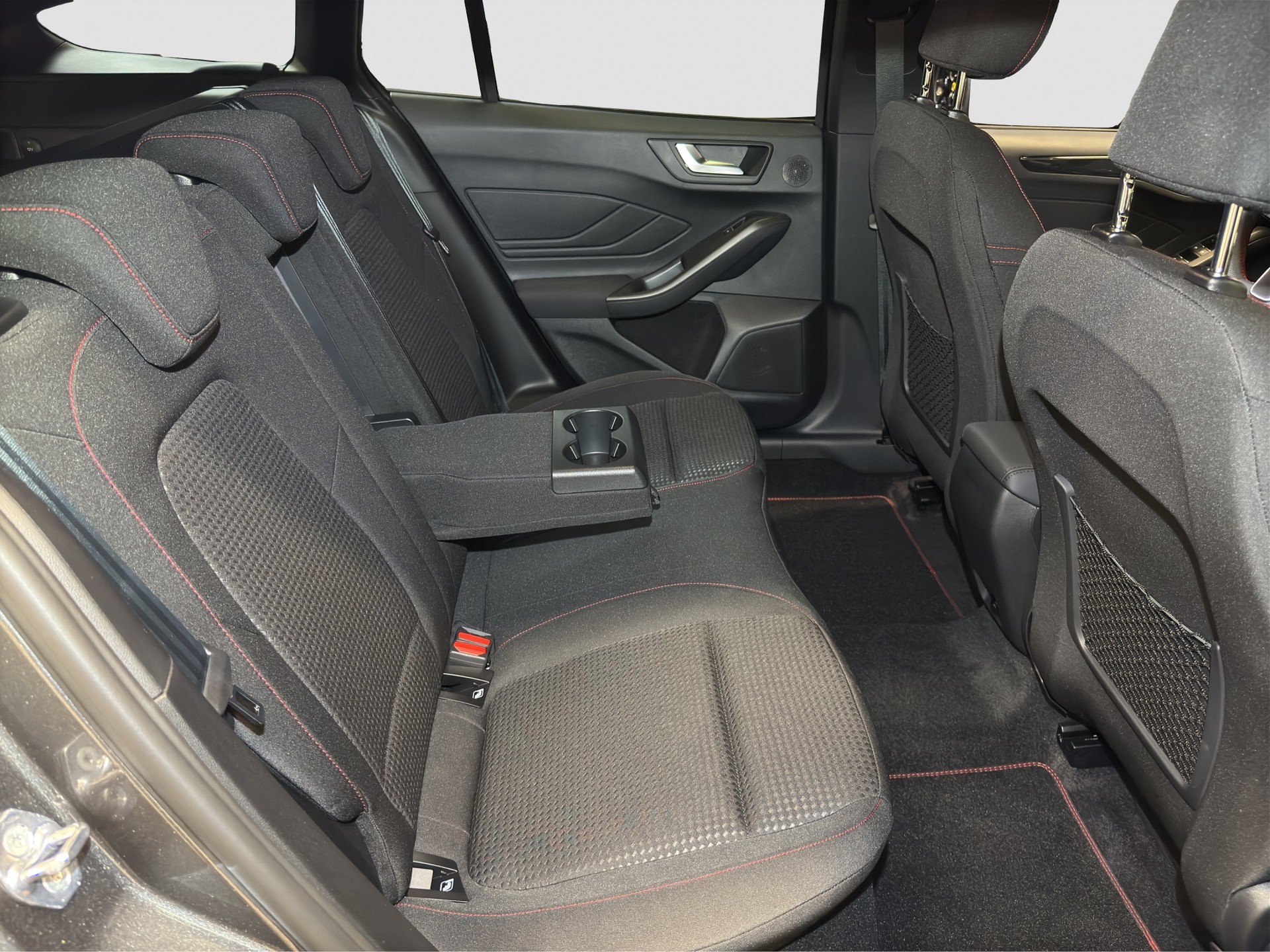 FORD Focus 1.0 MHEV ST-Line X Automat-image-13