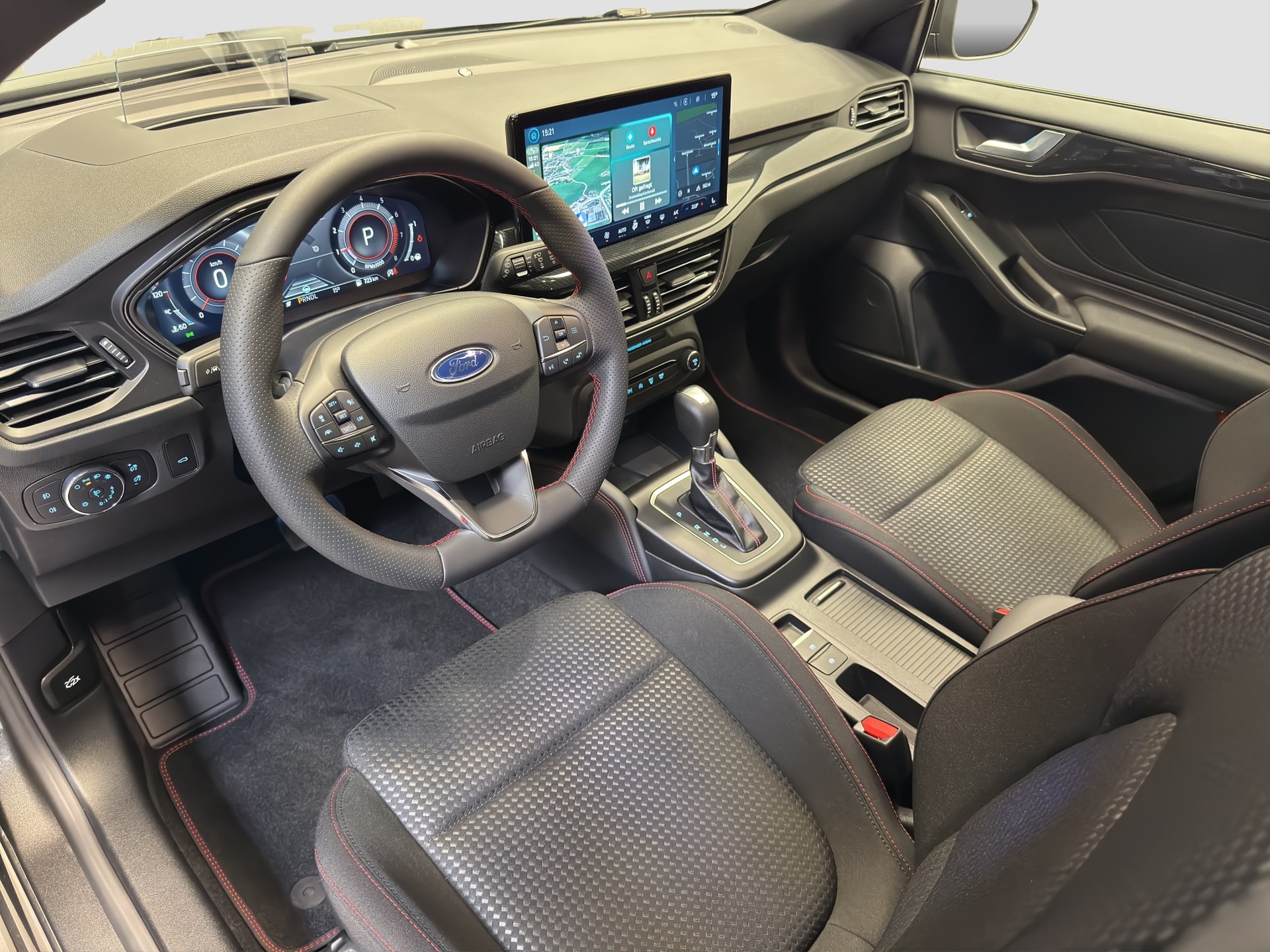 FORD Focus 1.0 MHEV ST-Line X Automat-image-10