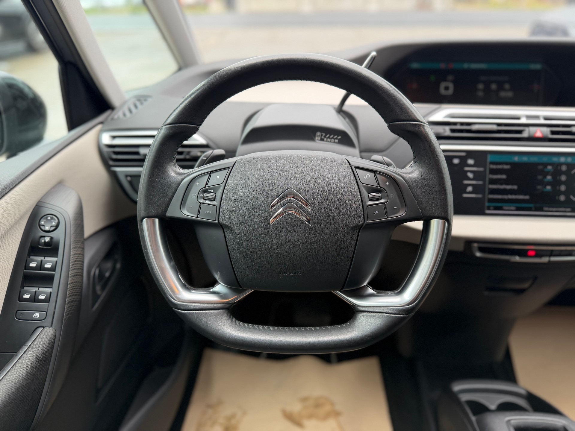CITROEN Grand C4 Spacetourer 2.0 BlueHDi Origins EAT8-image-13