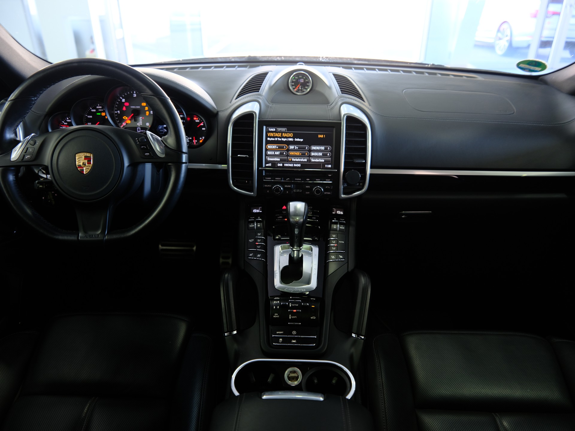 PORSCHE Cayenne S Diesel *SITZBELÜFTUNG* * PANORAMADACH*-image-23