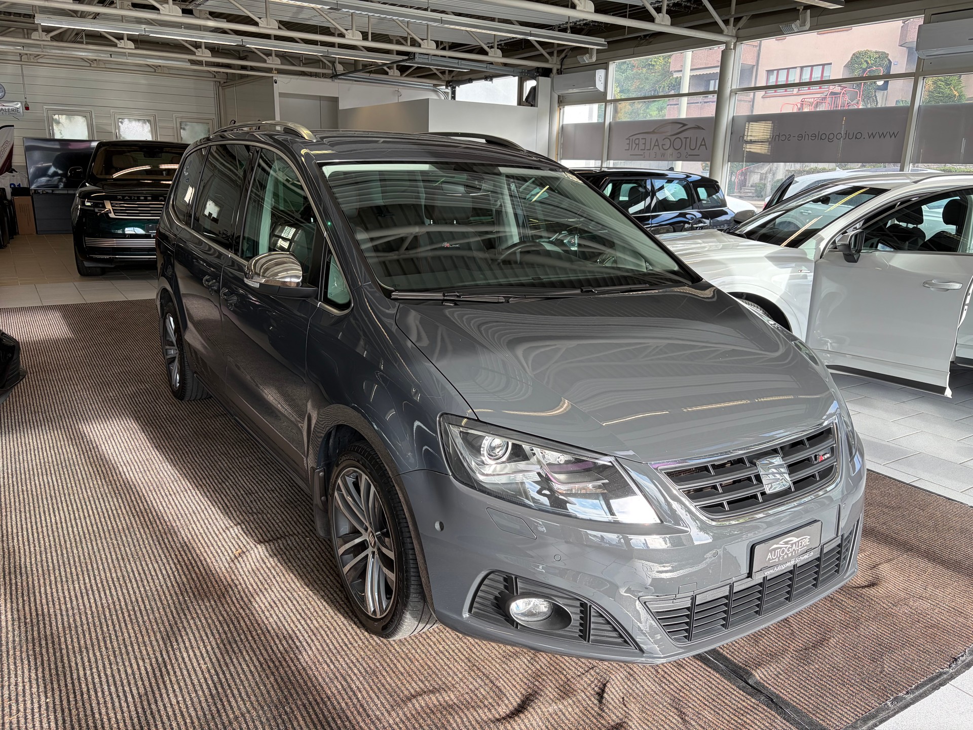 SEAT Alhambra 1.4 TSI FR Line DSG | CH | 7 Sitzer mit Kindersitzen | Elektrische Türen | AHK | Apple CarPlay/Android Auto | DAB+ |-image-39
