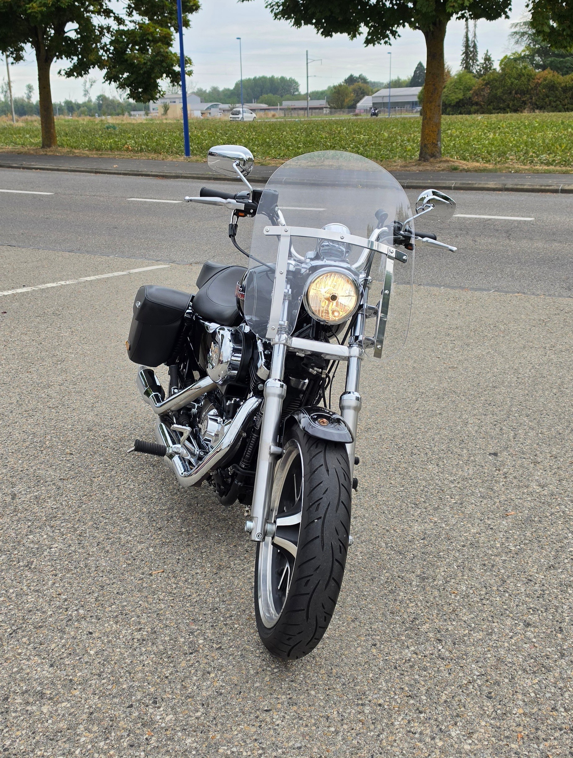 HARLEY-DAVIDSON XL 1200 T Super Low ABS-image-2