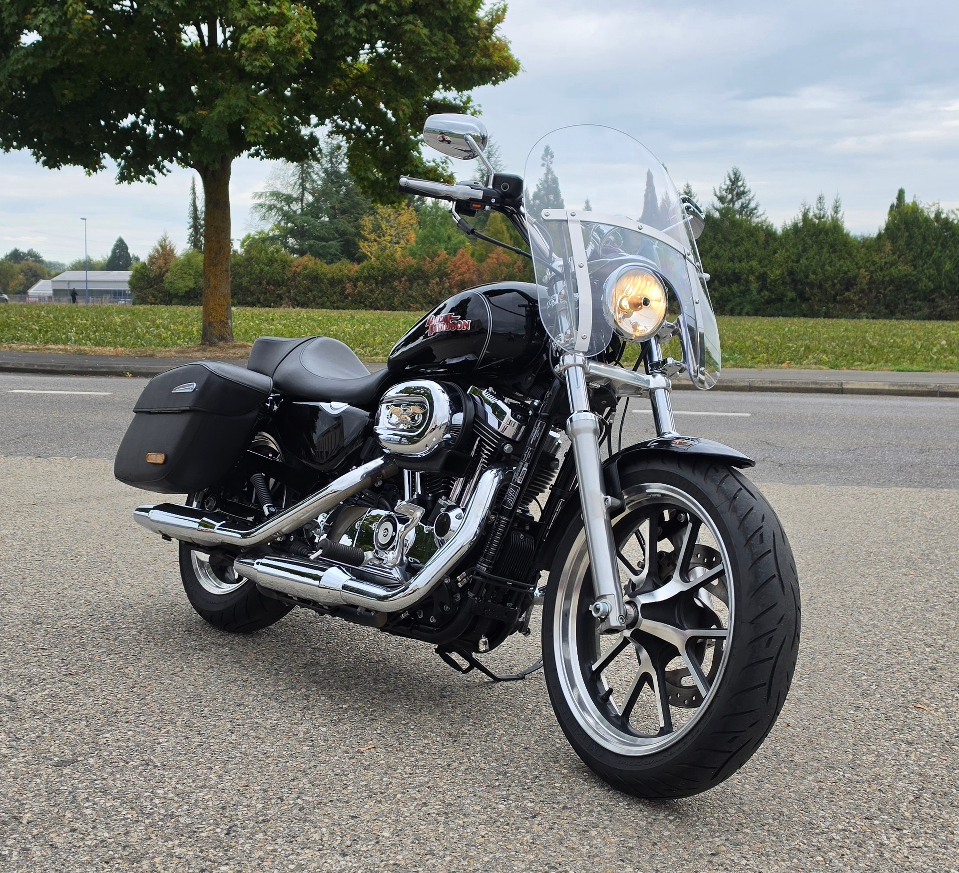 HARLEY-DAVIDSON XL 1200 T Super Low ABS-image-1