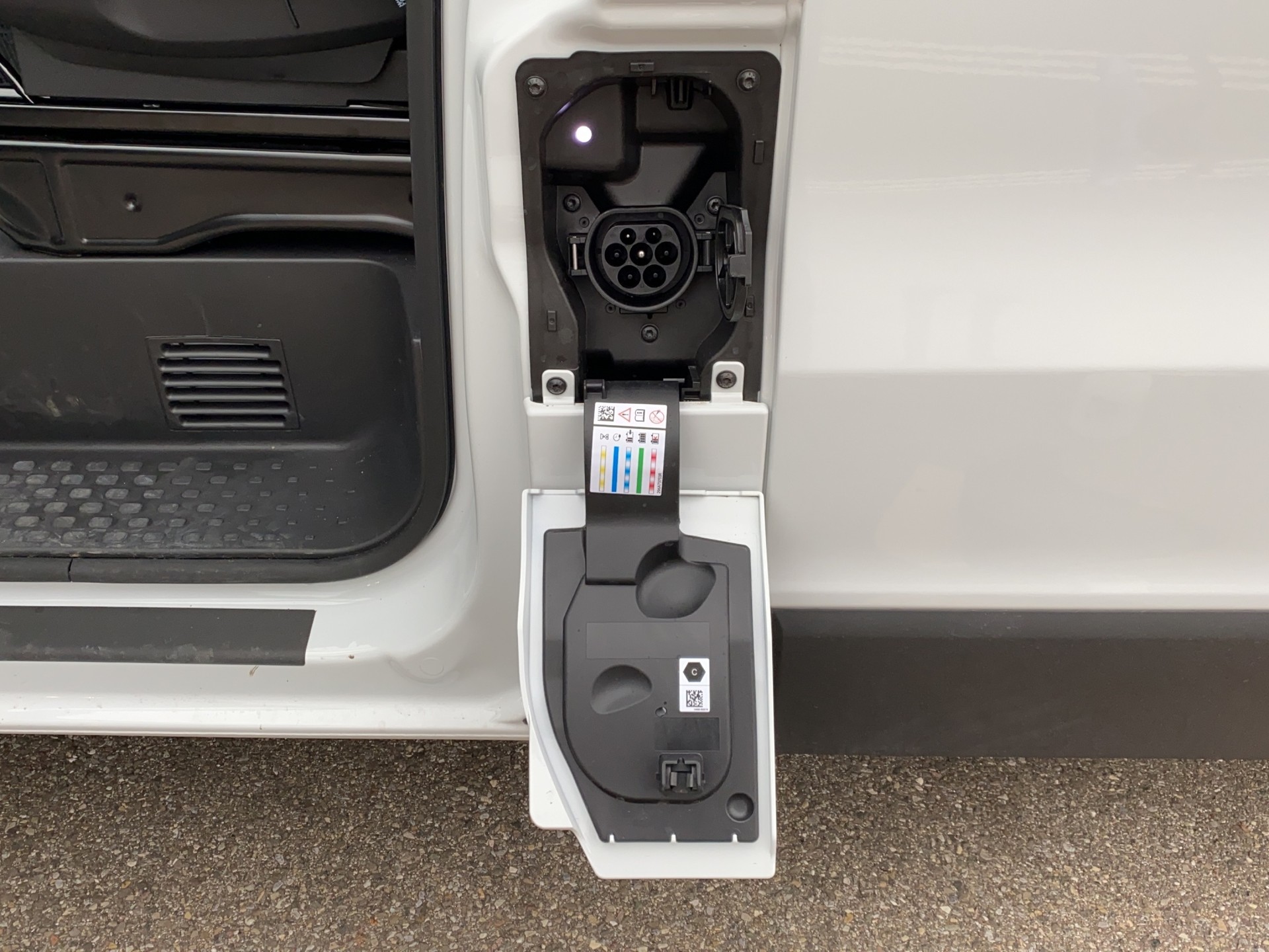RENAULT Trafic Elektro EV52 22kW L2H1 Elektrofahrzeug 100% Elektrik-image-14