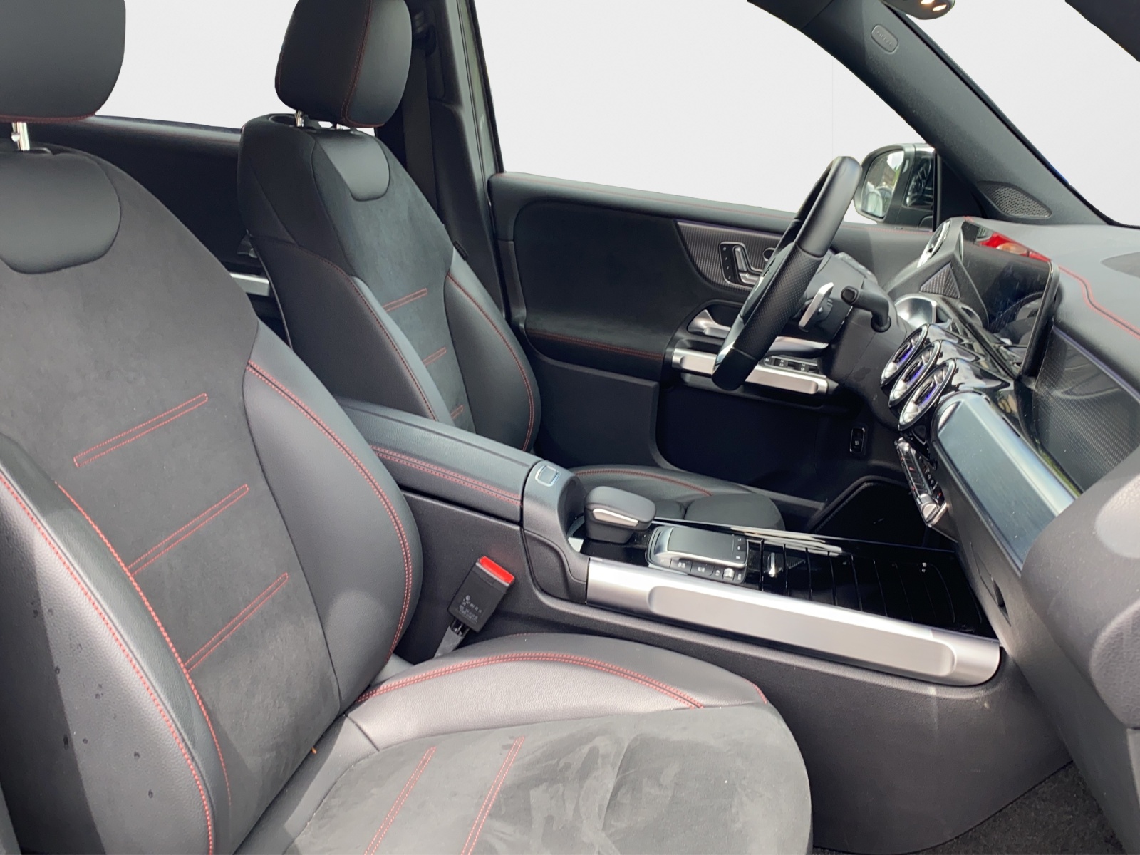 MERCEDES-BENZ EQB 350 AMG Line 4Matic-image-21