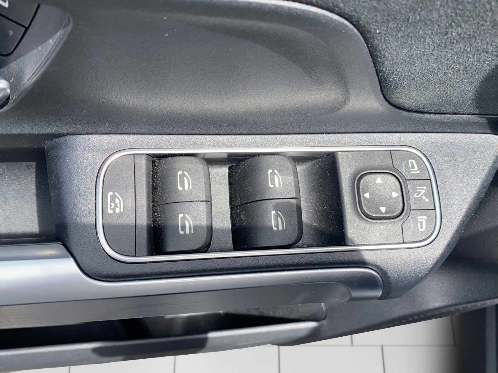 MERCEDES-BENZ EQB 350 AMG Line 4Matic-image-13