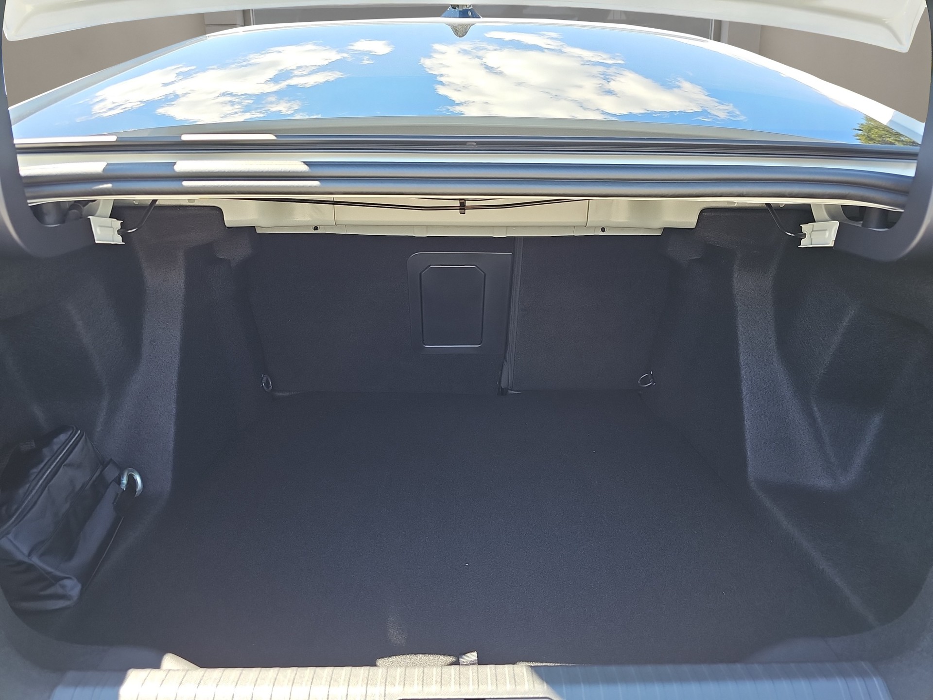 CITROEN C4 X 100 kW Shine-image-13