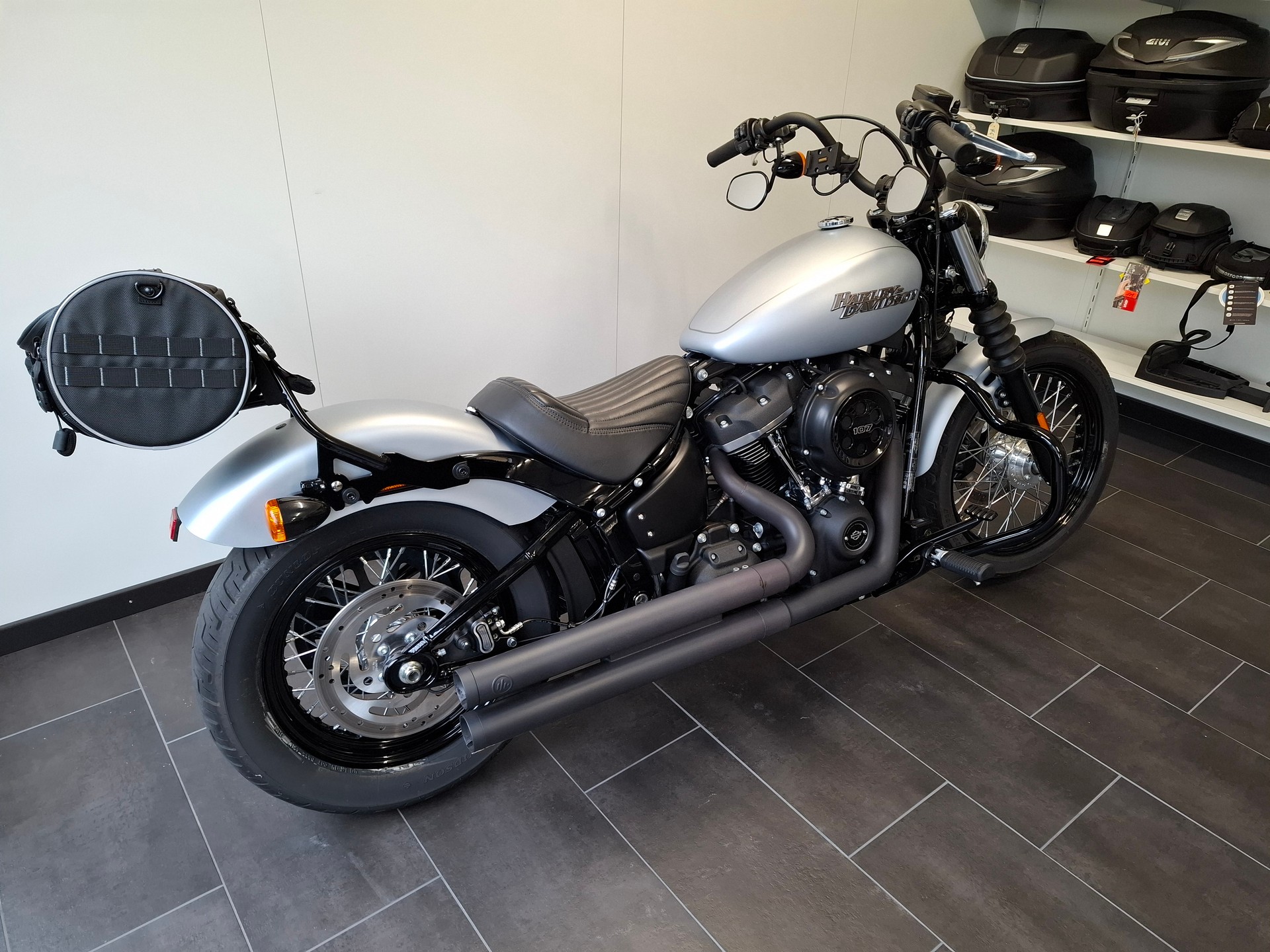 HARLEY-DAVIDSON FXBB Street Bob 107 ABS-image-4